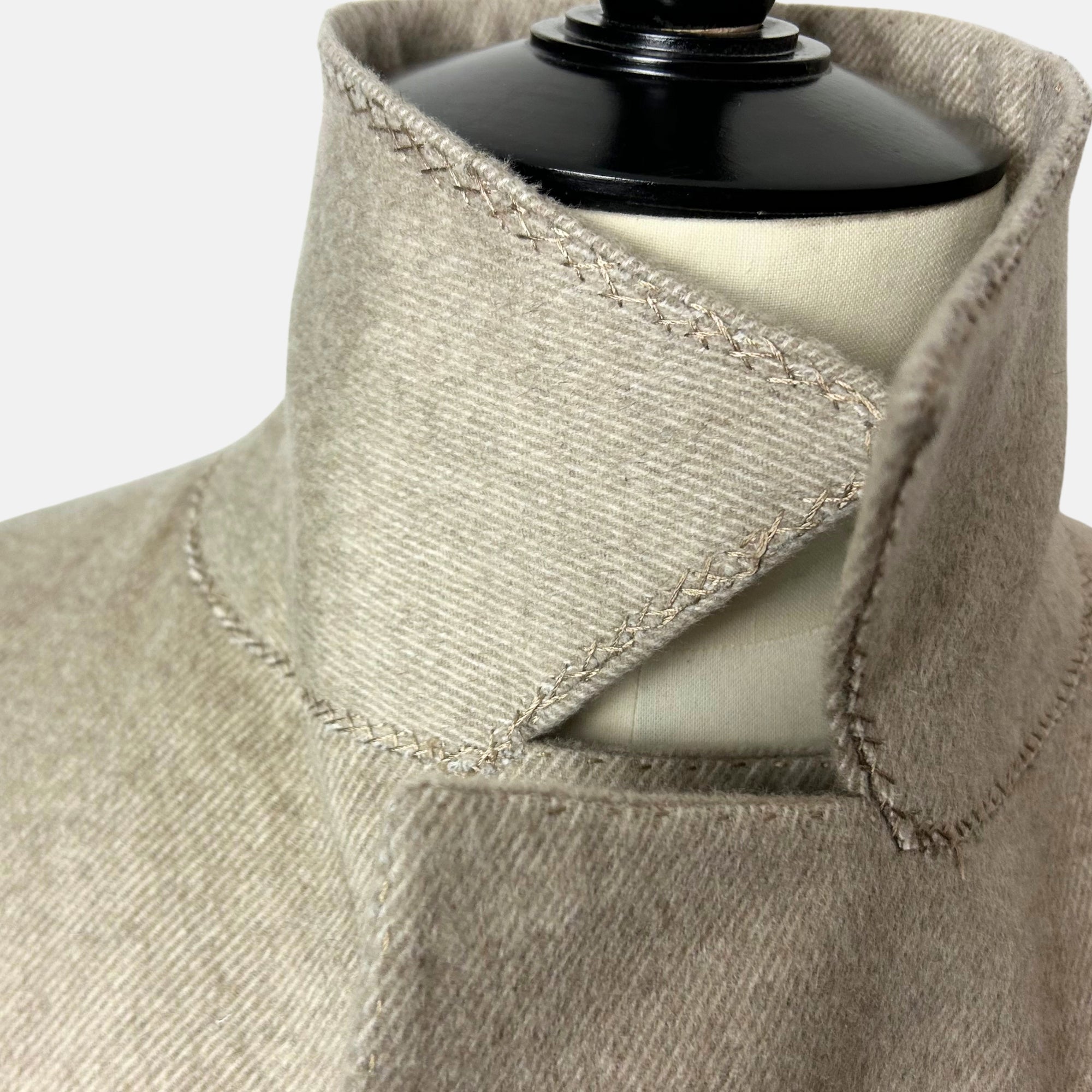 Greige Coat made of Cashmere/Mink/Silk (EU 54)