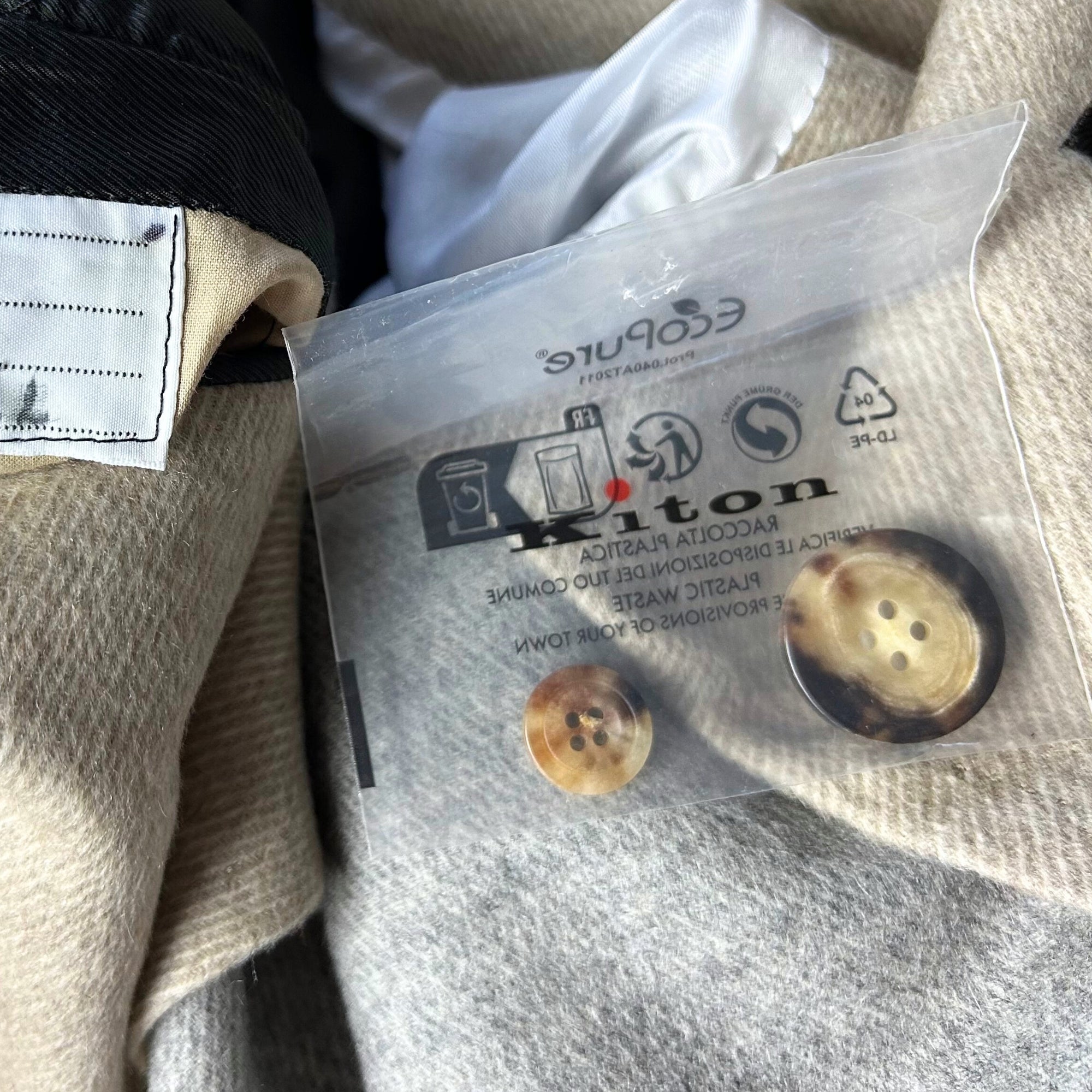 Greige Coat made of Cashmere/Mink/Silk (EU 54)