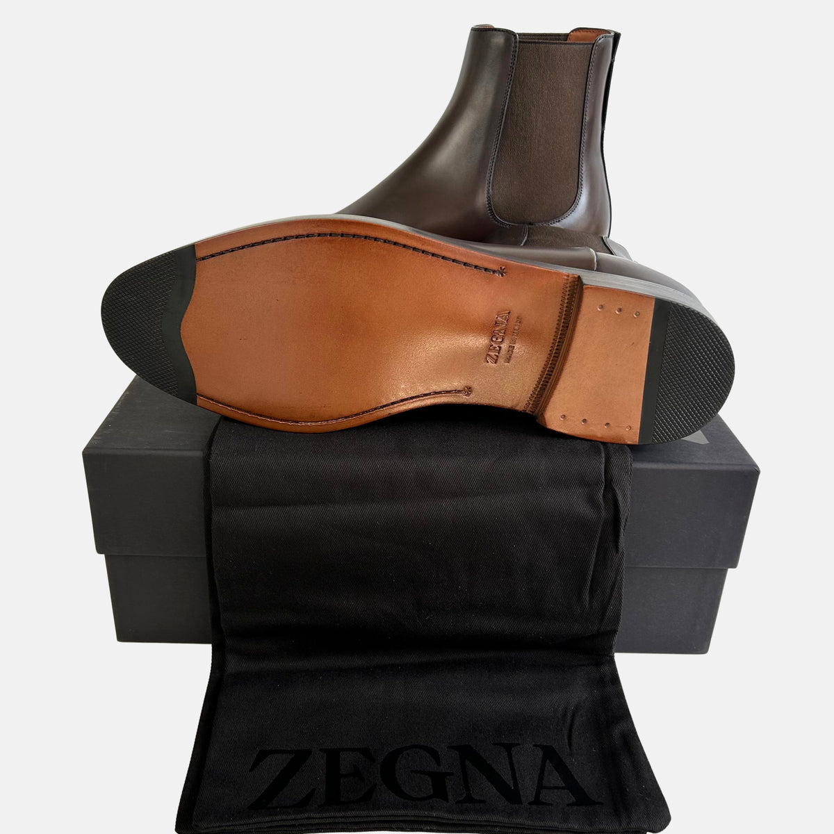Brown Chelsea Boots made of Leather (EU 45)