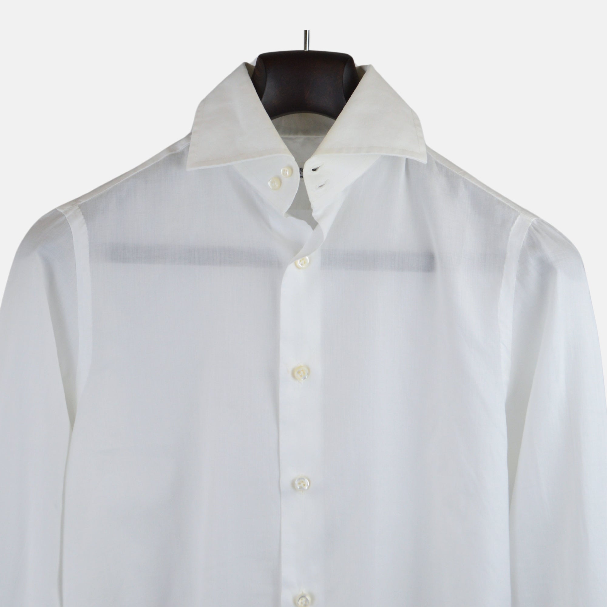 White Shirt made of Cotton (38)