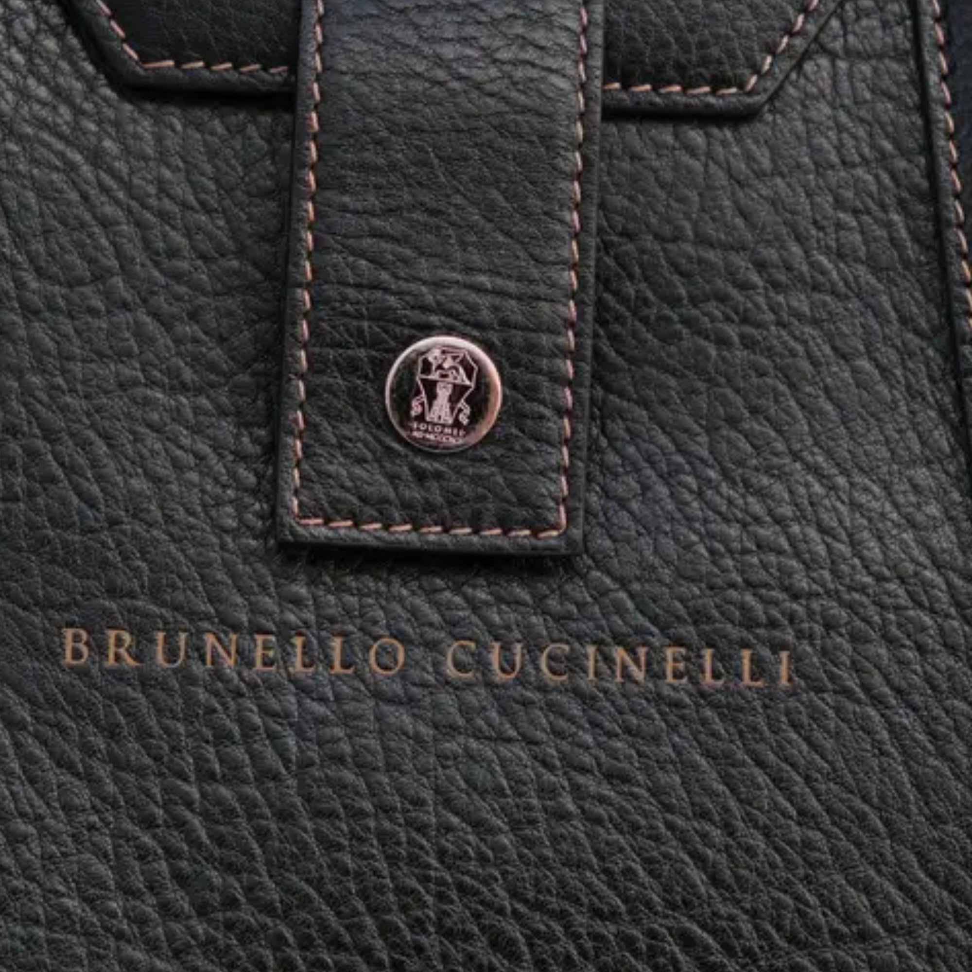 Black Weekender made of Leather