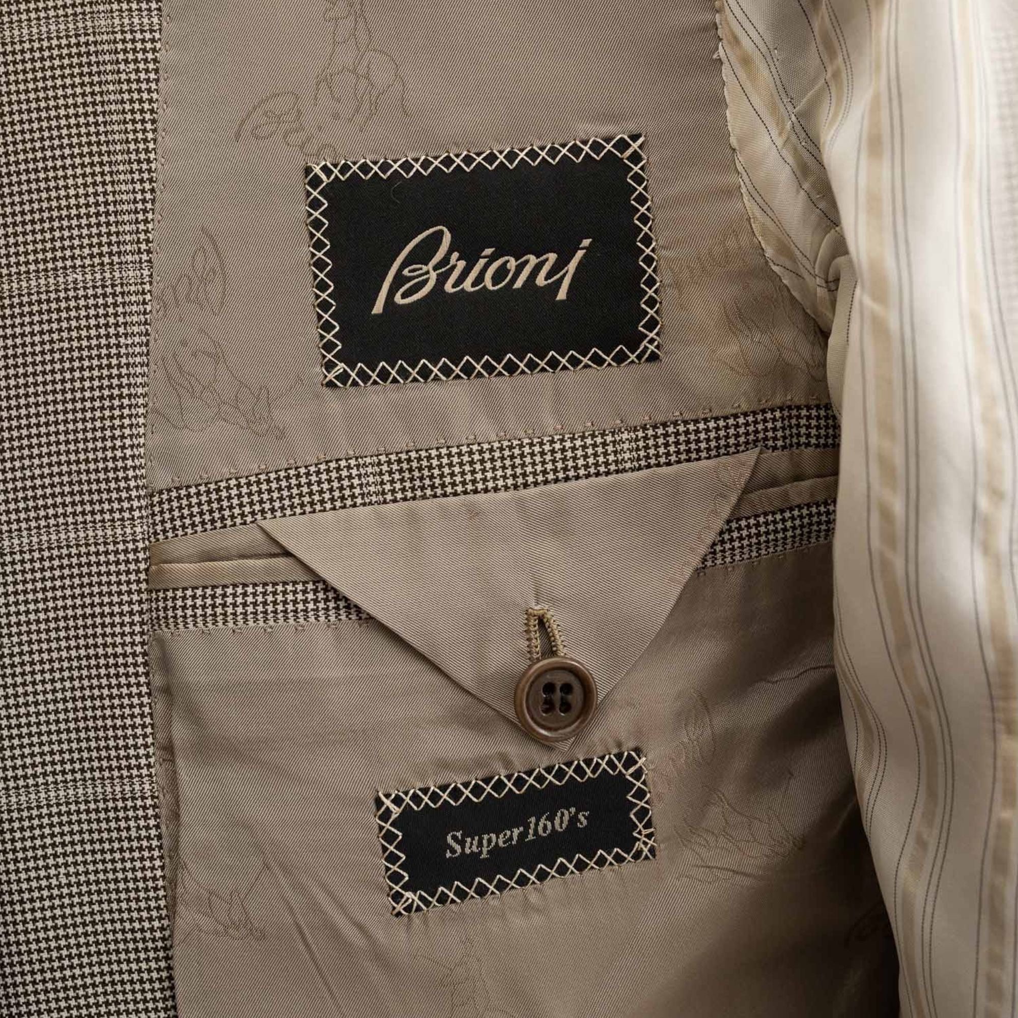 Brown/Creme Houndstooth Patterned Suits made of Wool (EU 52)
