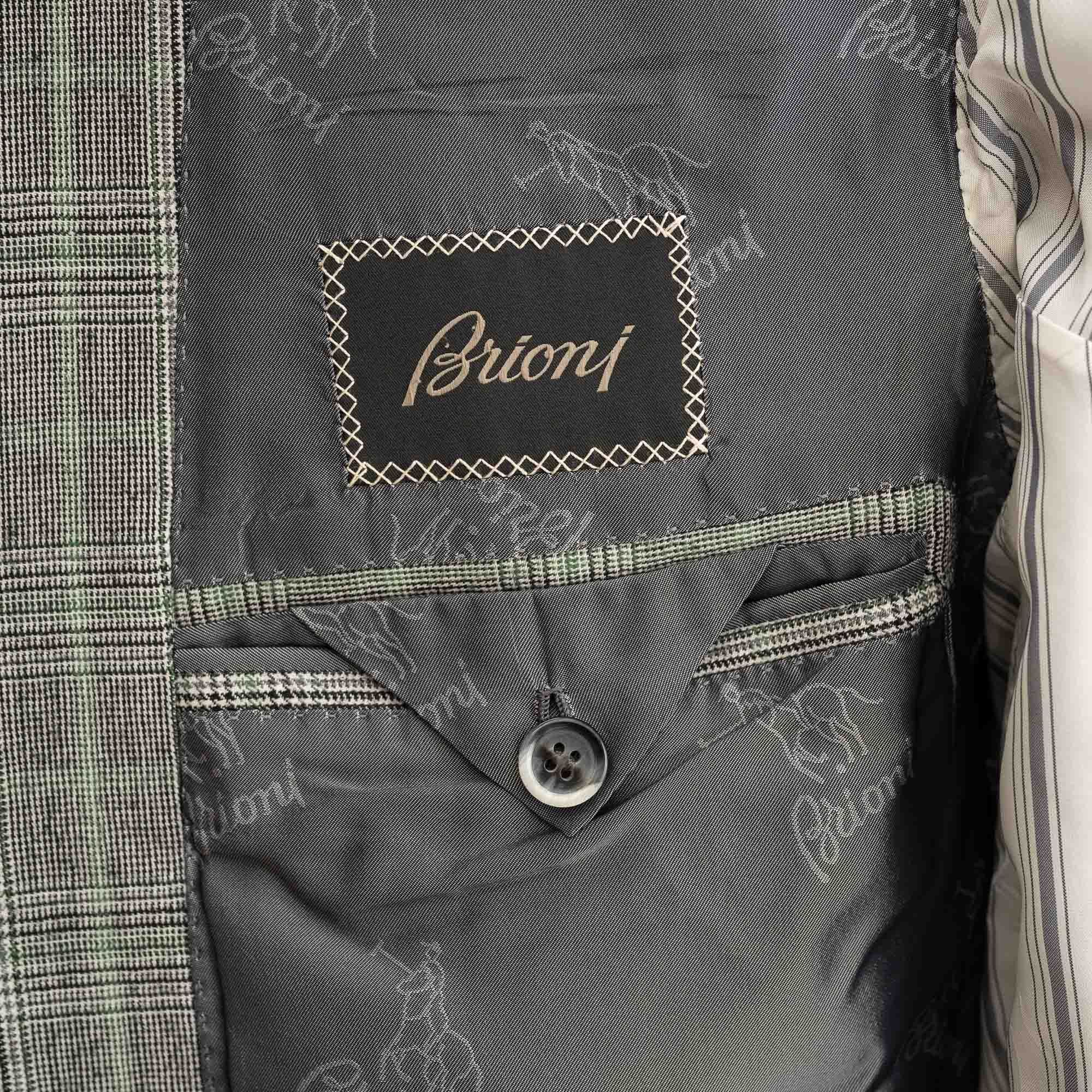 Grey/Green Patterned Suit made of Wool (EU 52)