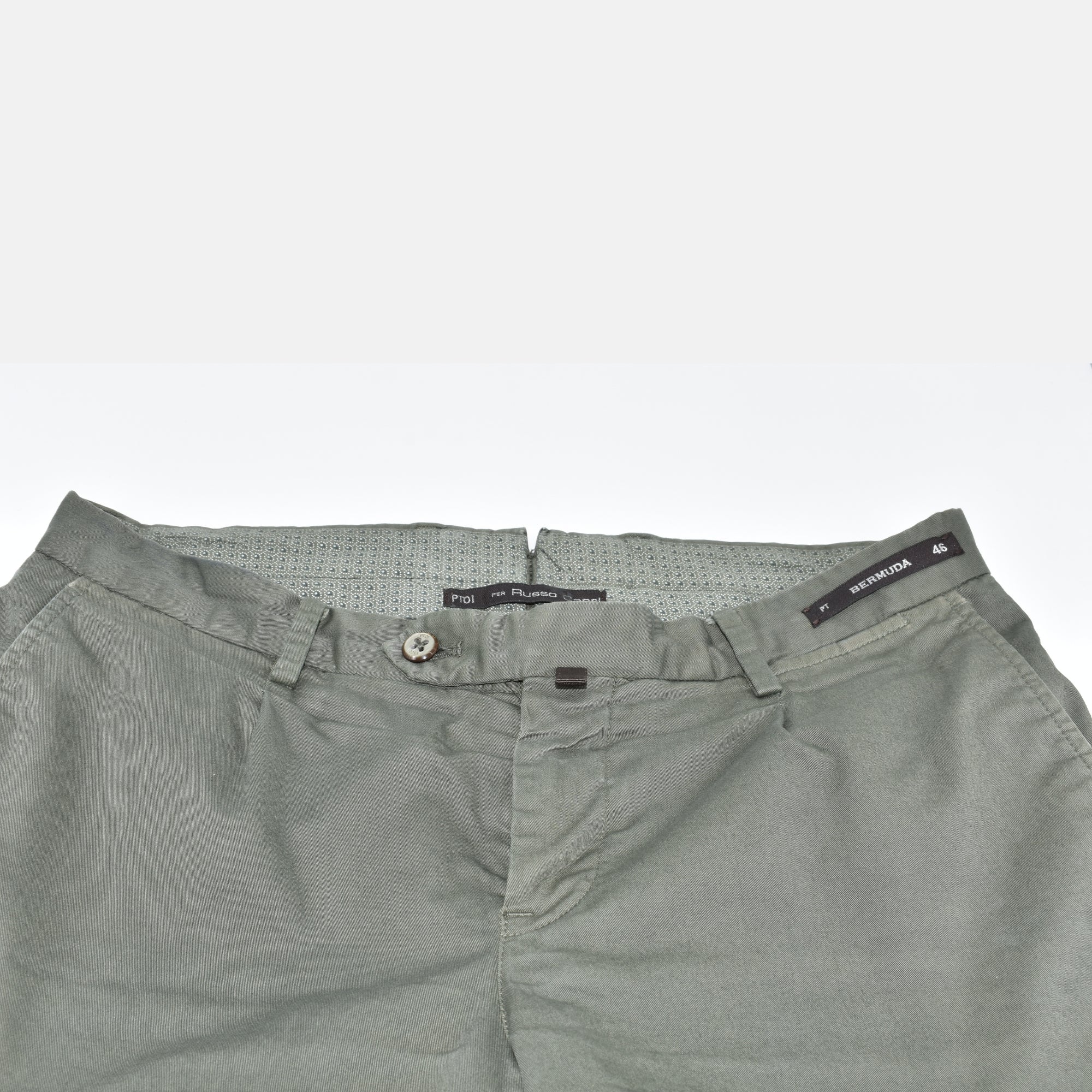 Khaki Shorts made of Cotton ( EU 46)