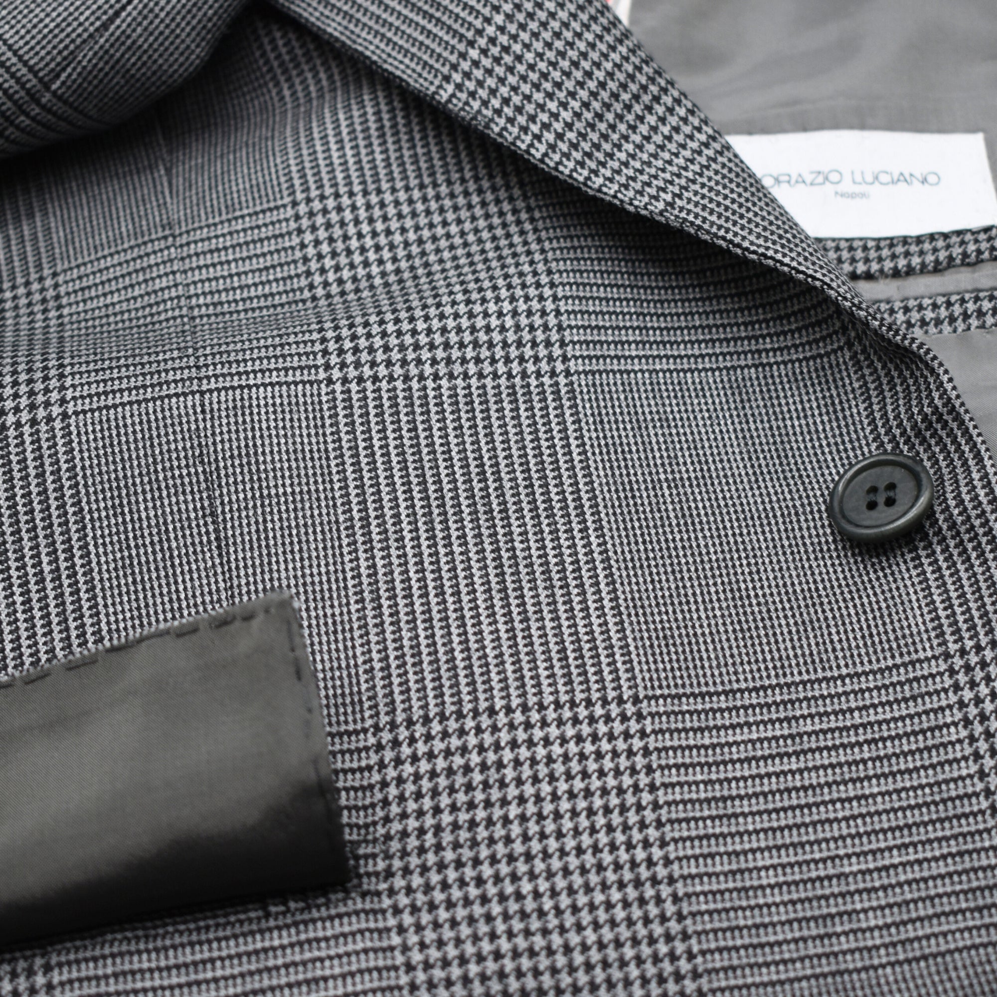 Gray-Black Checkered Blazer made of Wool (EU 50)