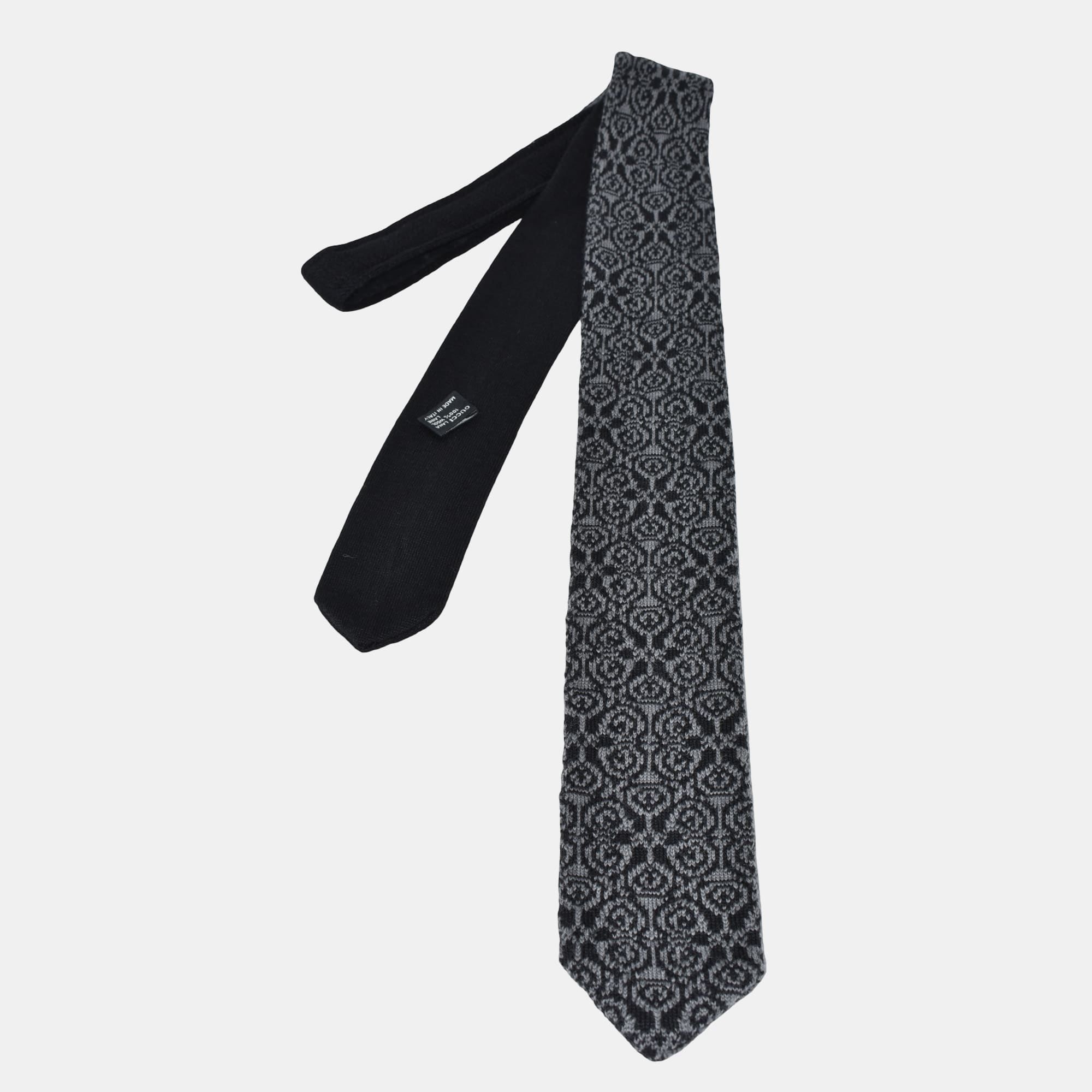Black-Gray Patterned Tie made of Wool