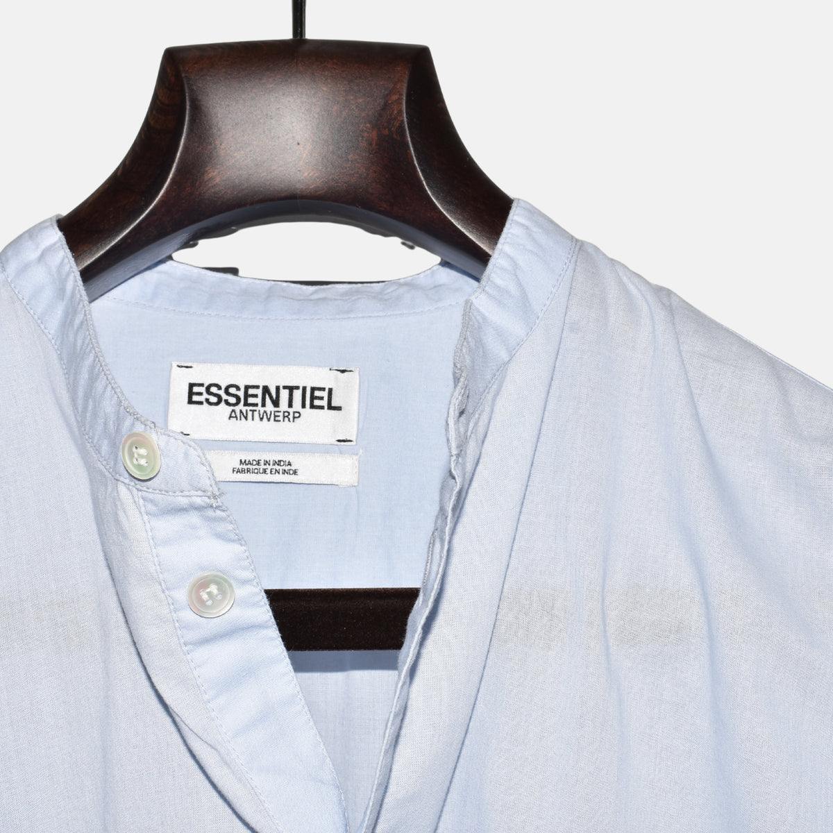 Light Blue Shirt made of Cotton (M)