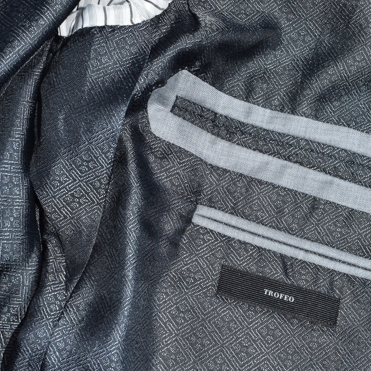 Light Gray Suit made of Wool (EU 48)