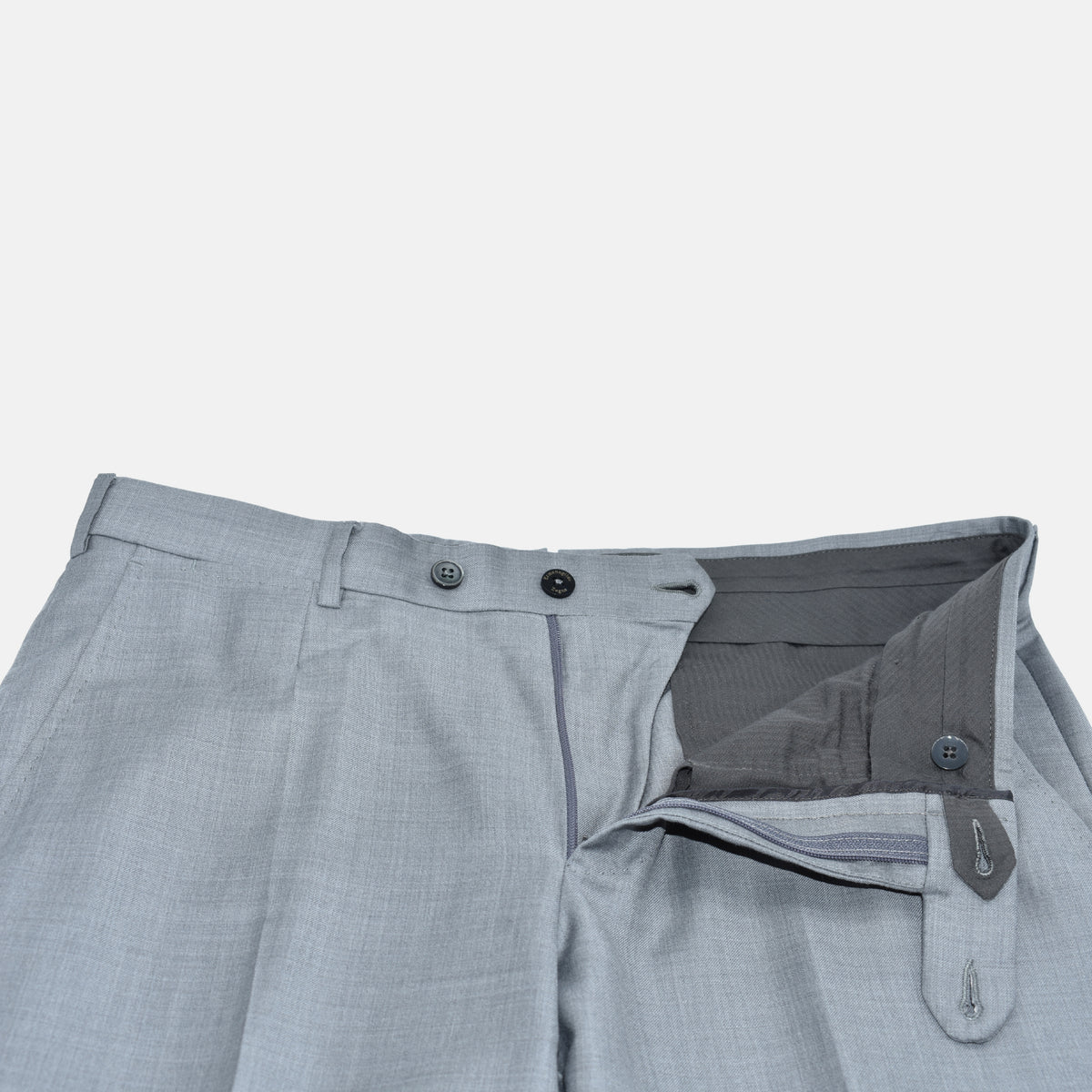 Light Gray Suit made of Wool (EU 48)