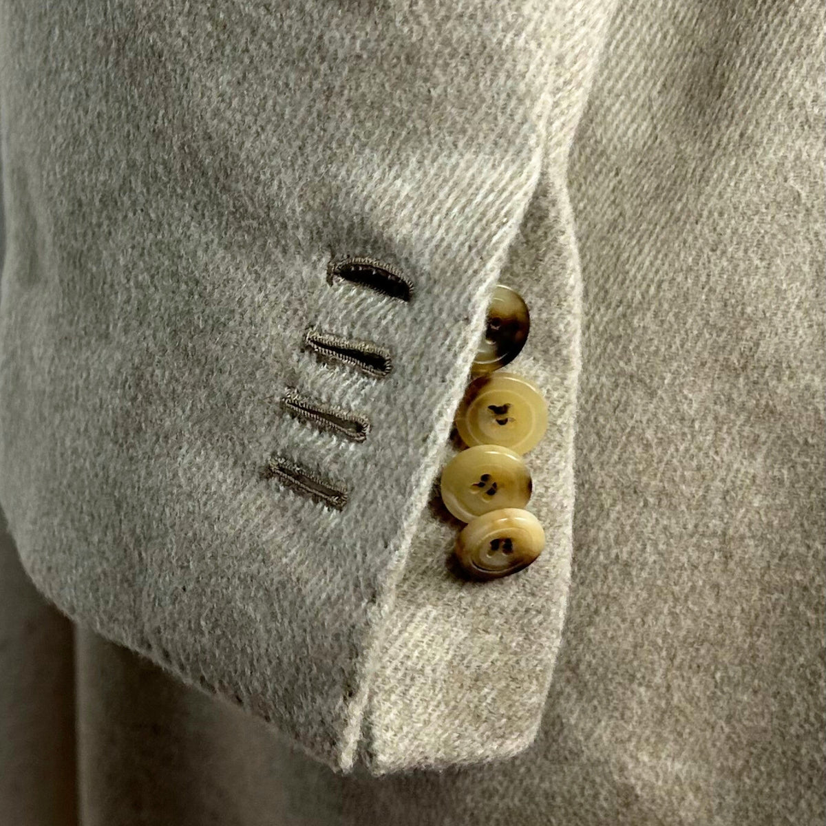 Greige Coat made of Cashmere/Mink/Silk (EU 54)