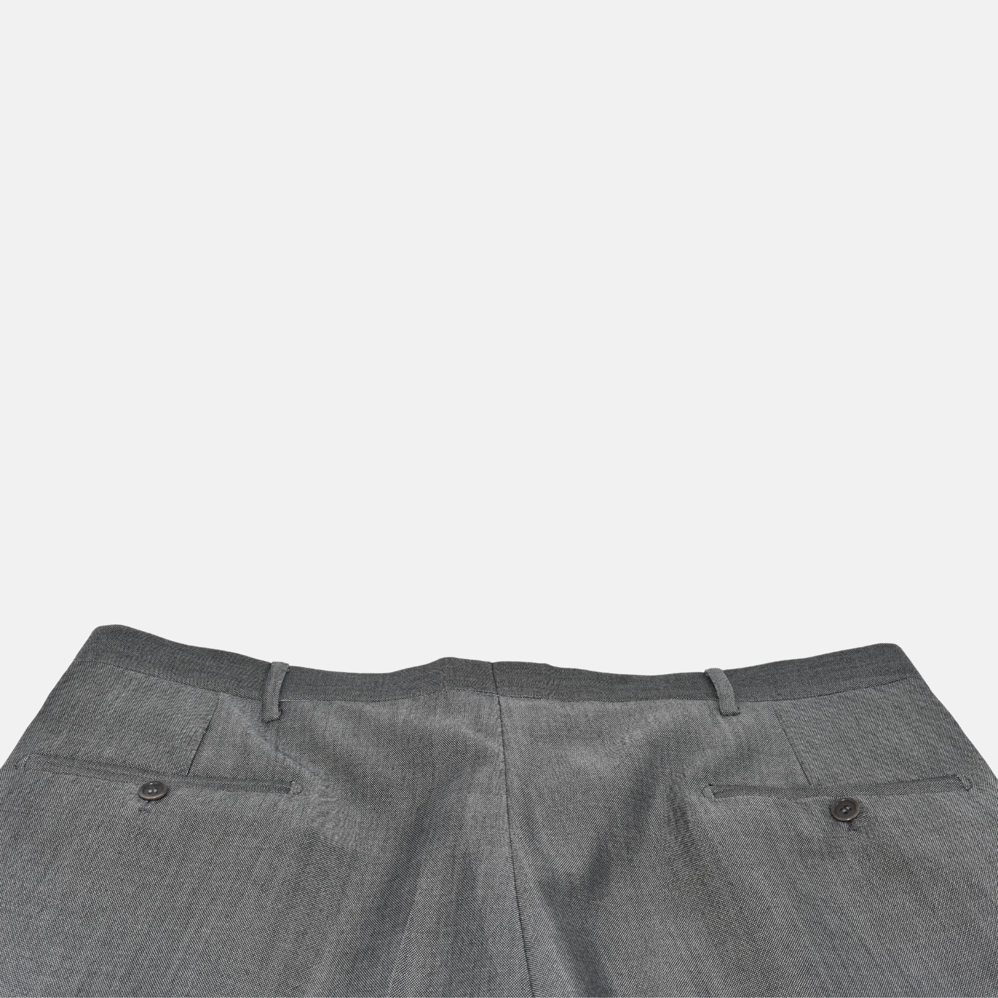 Gray Double Breasted Suit made of Wool (EU 52L)