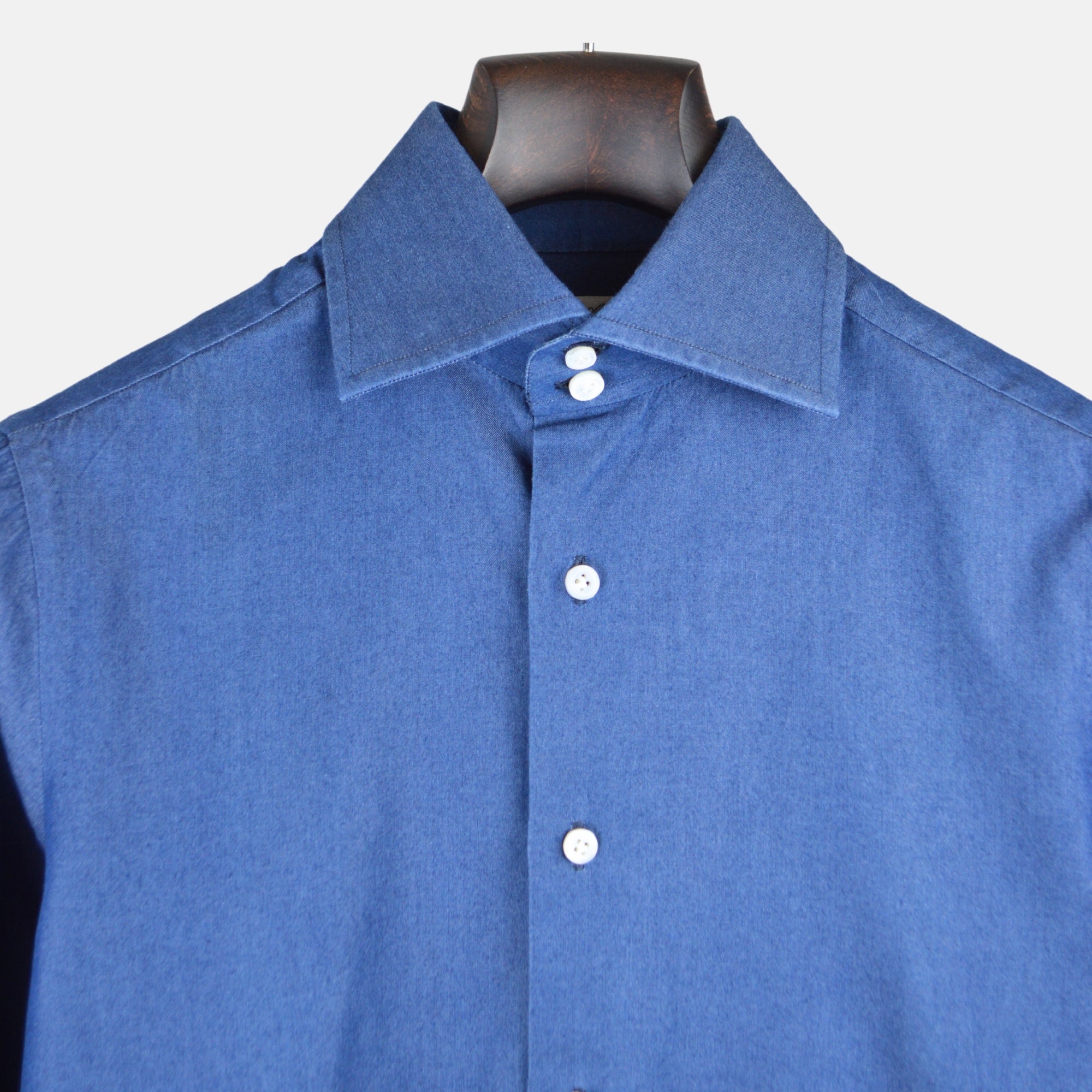 Blue Denim Shirt made of Cotton (38)