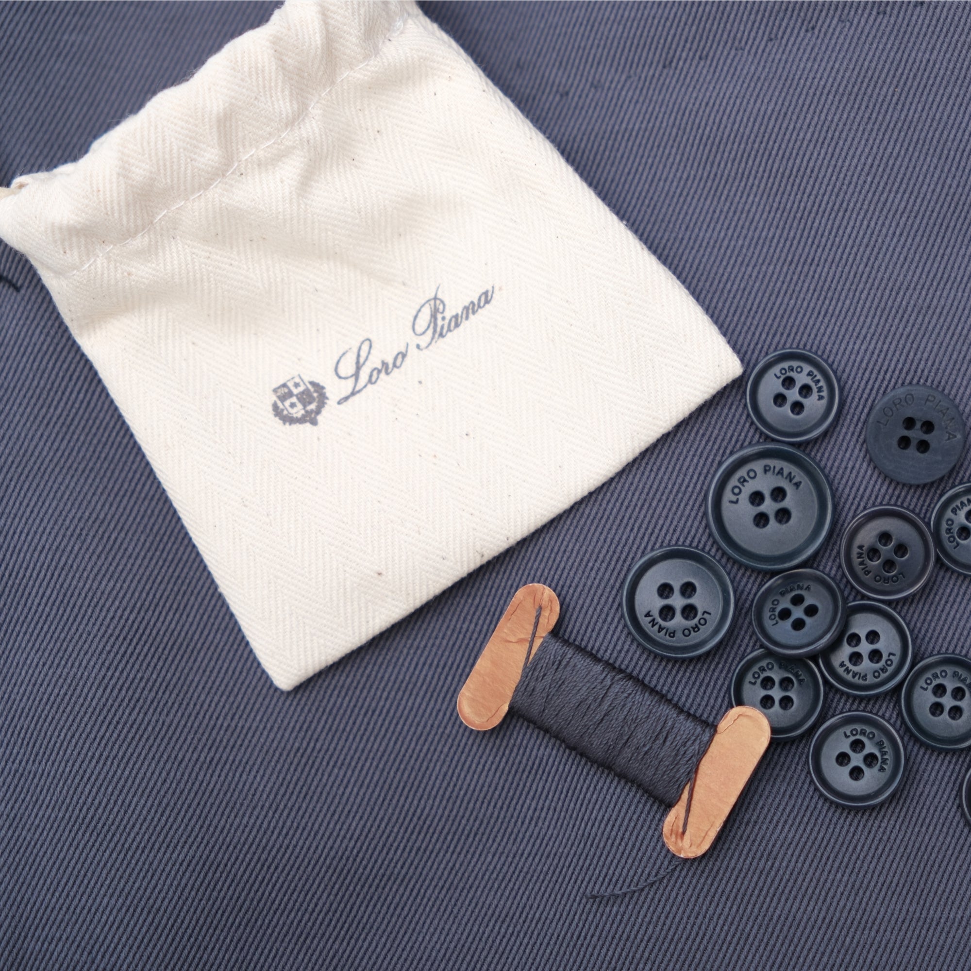 Blue Suit made of Cotton/Linen (EU 52)