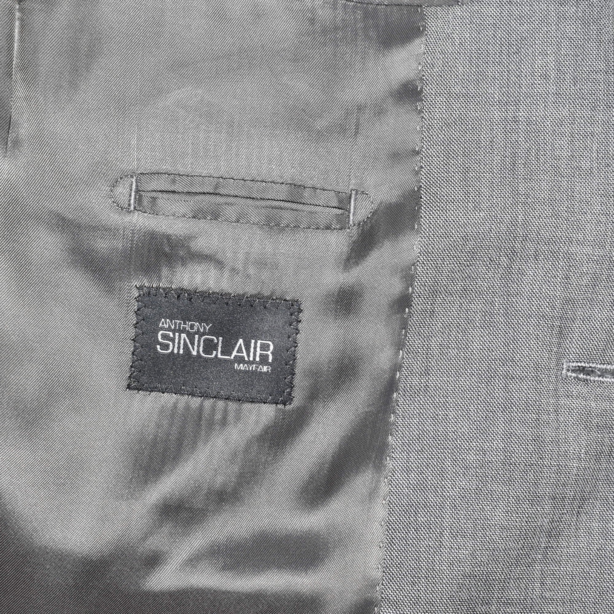 Gray Suit made of Wool (EU 50)