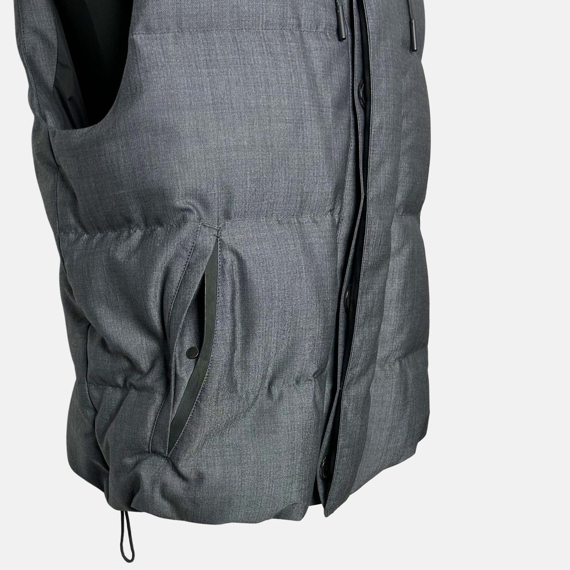 Anthracite Down Vest made of Wool/Silk (EU 48)