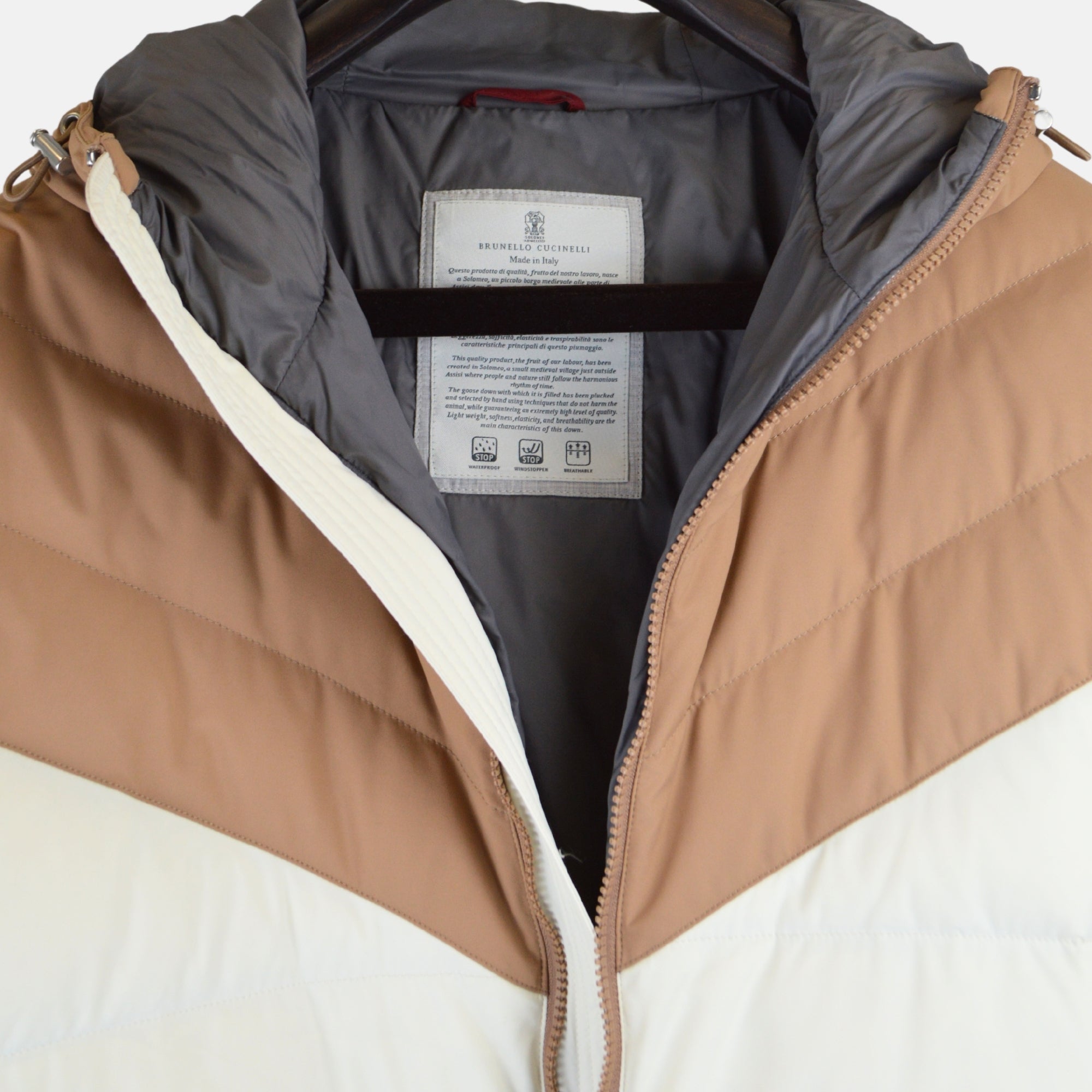 Cream Down Jacket made of Nylon (M)