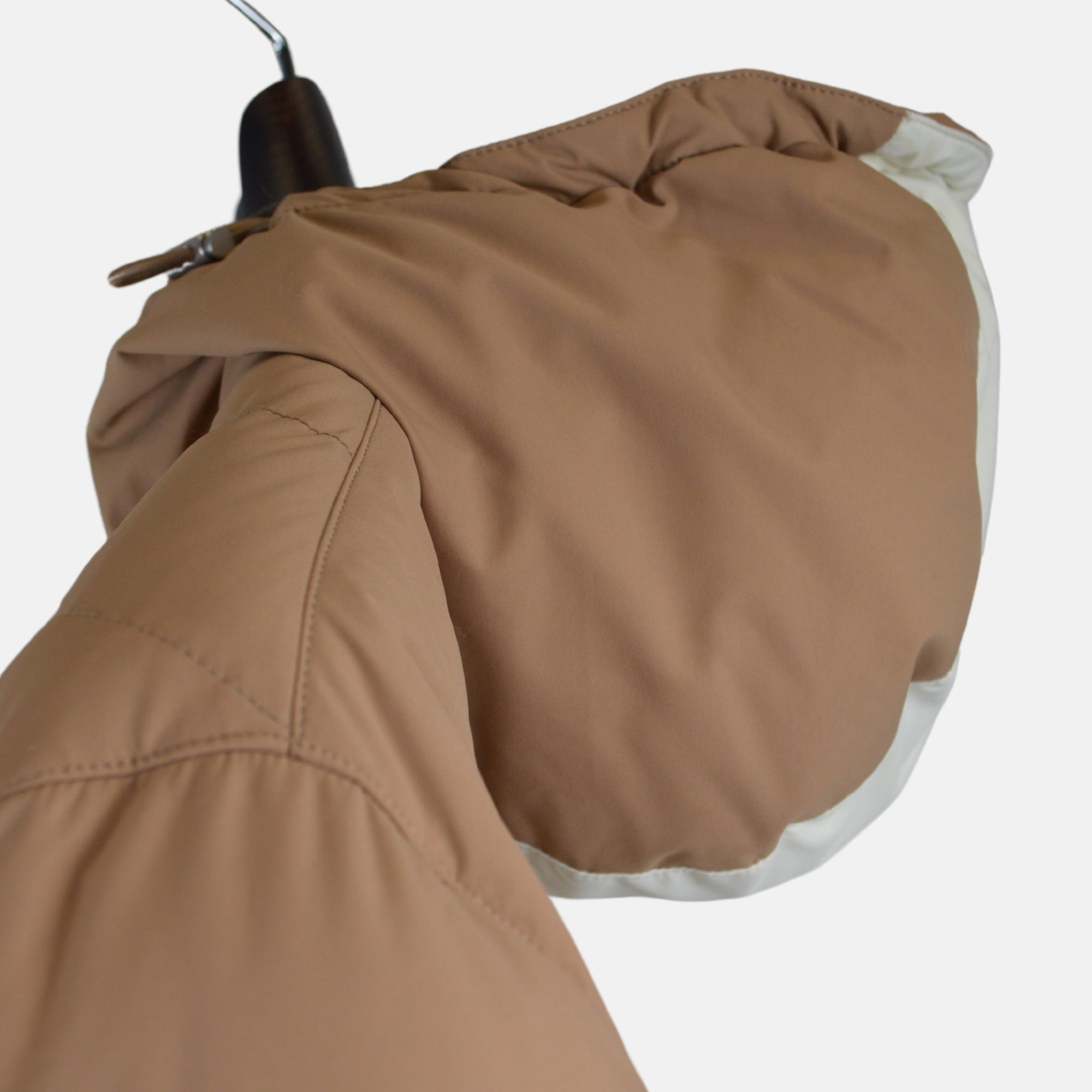 Cream Down Jacket made of Nylon (M)