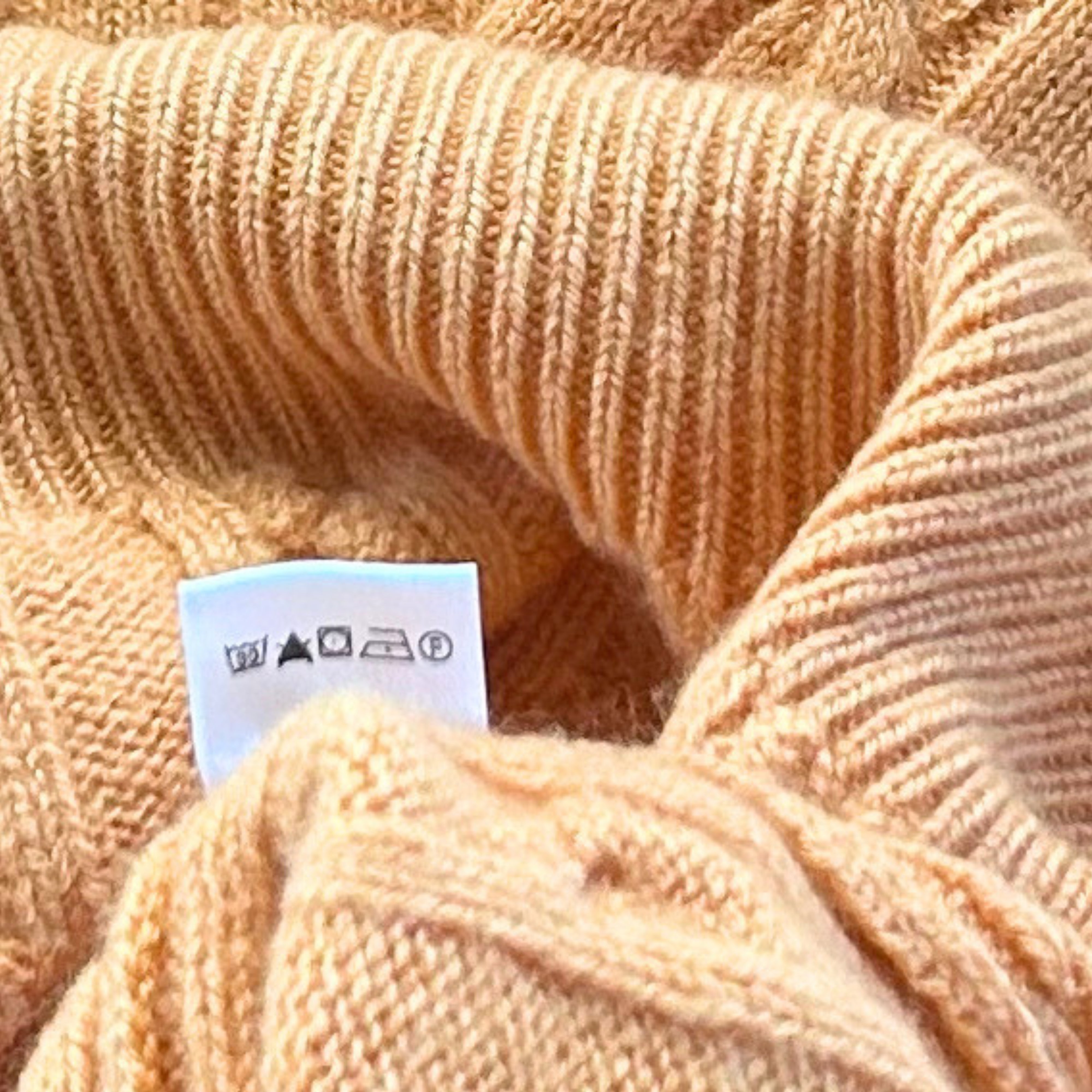 Orange Sweater made of Baby Cashmere (EU 52)