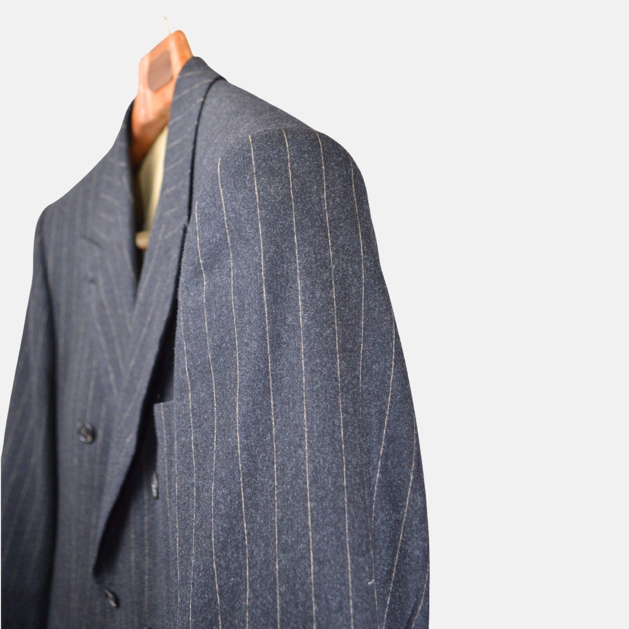 Dark Grey/Beige Pinstripe made of Virgin Wool (48)