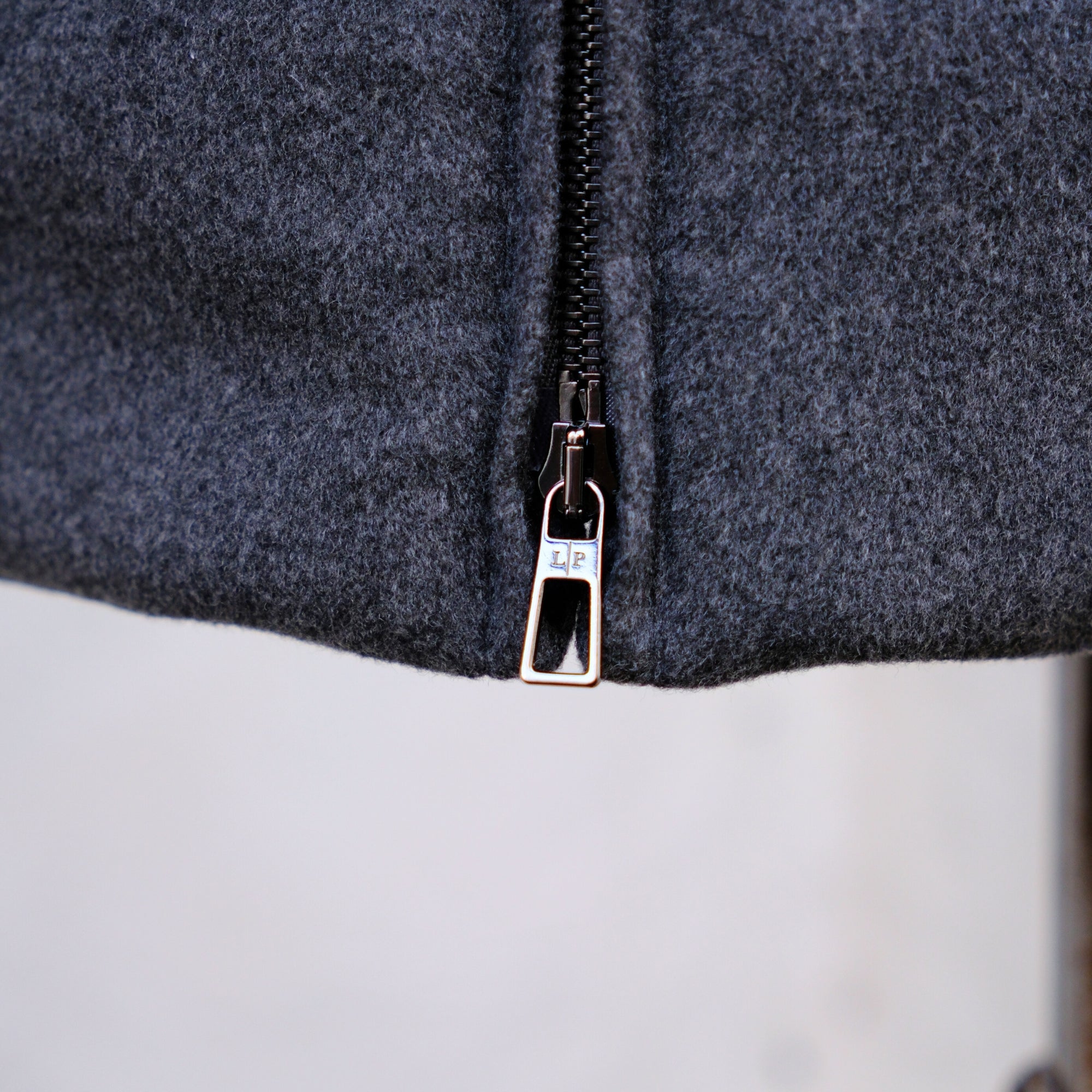 Gray Puffer Jacket made of Cashmere (M)