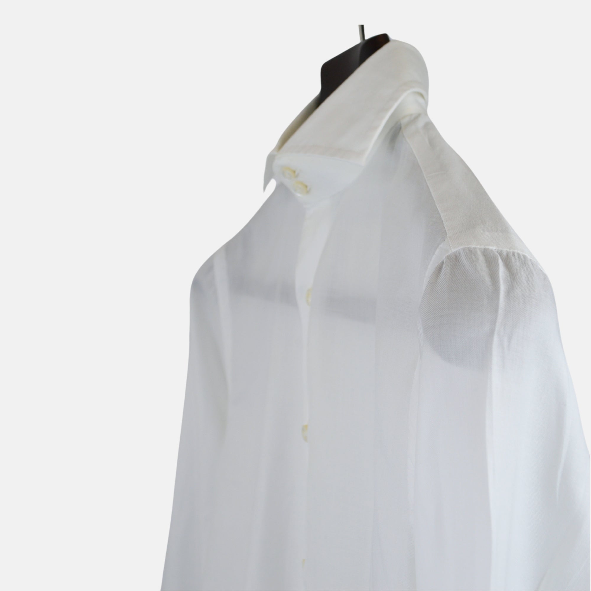 White Shirt made of Cotton (38)