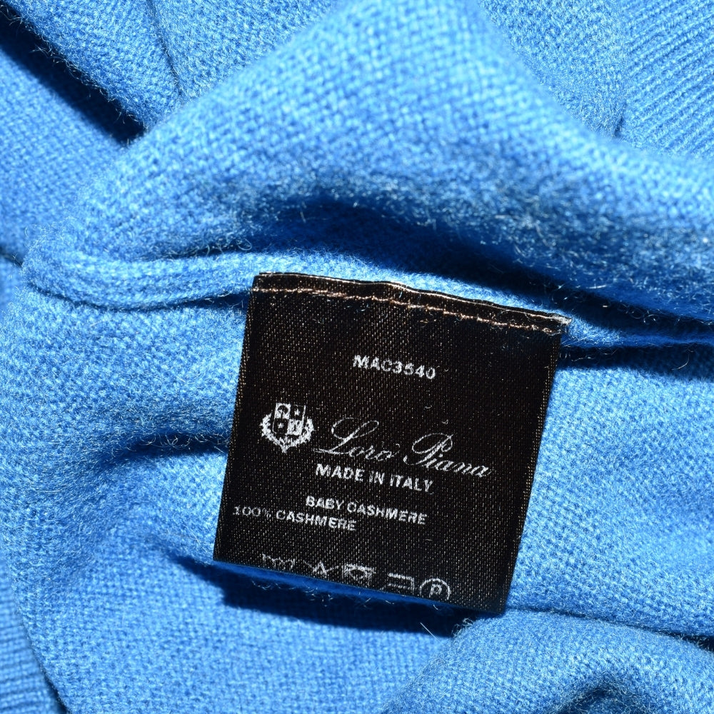 Blue V-Neck Sweater made of Baby Cashmere (EU 54)