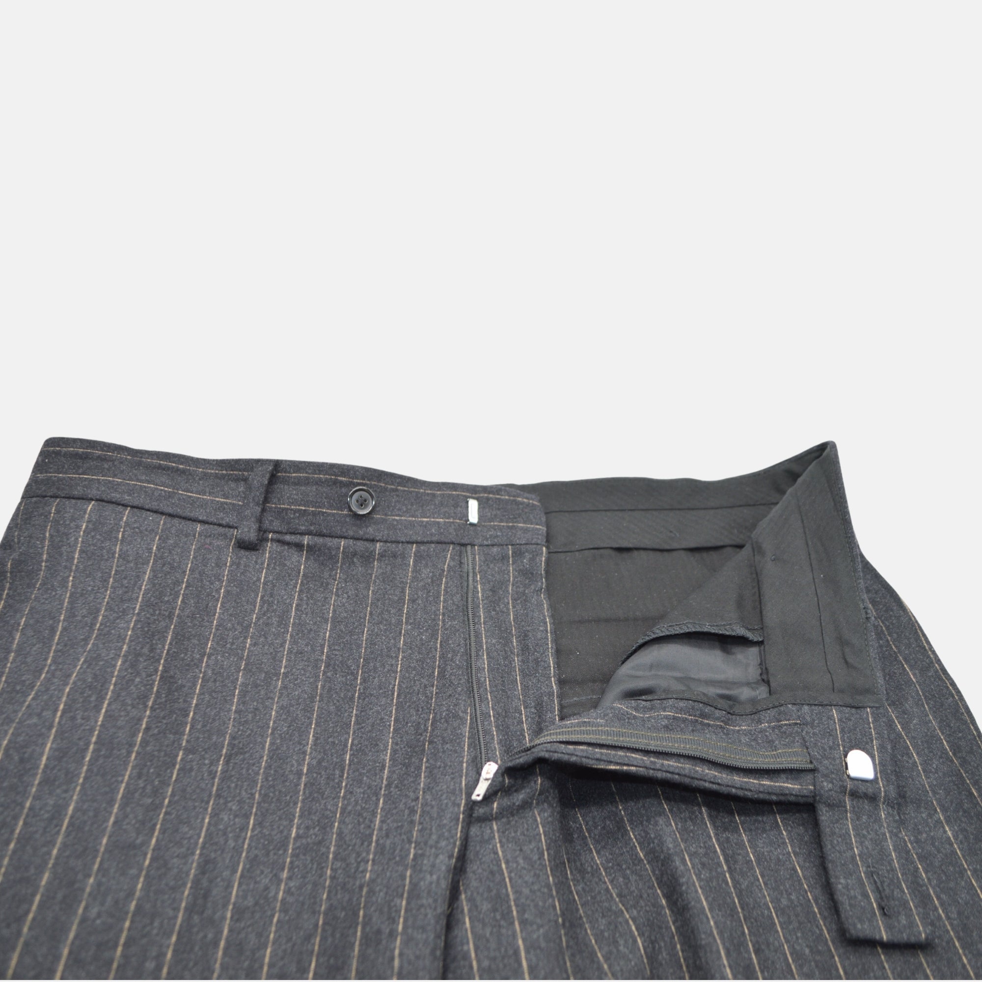 Dark Grey/Beige Pinstripe made of Virgin Wool (48)