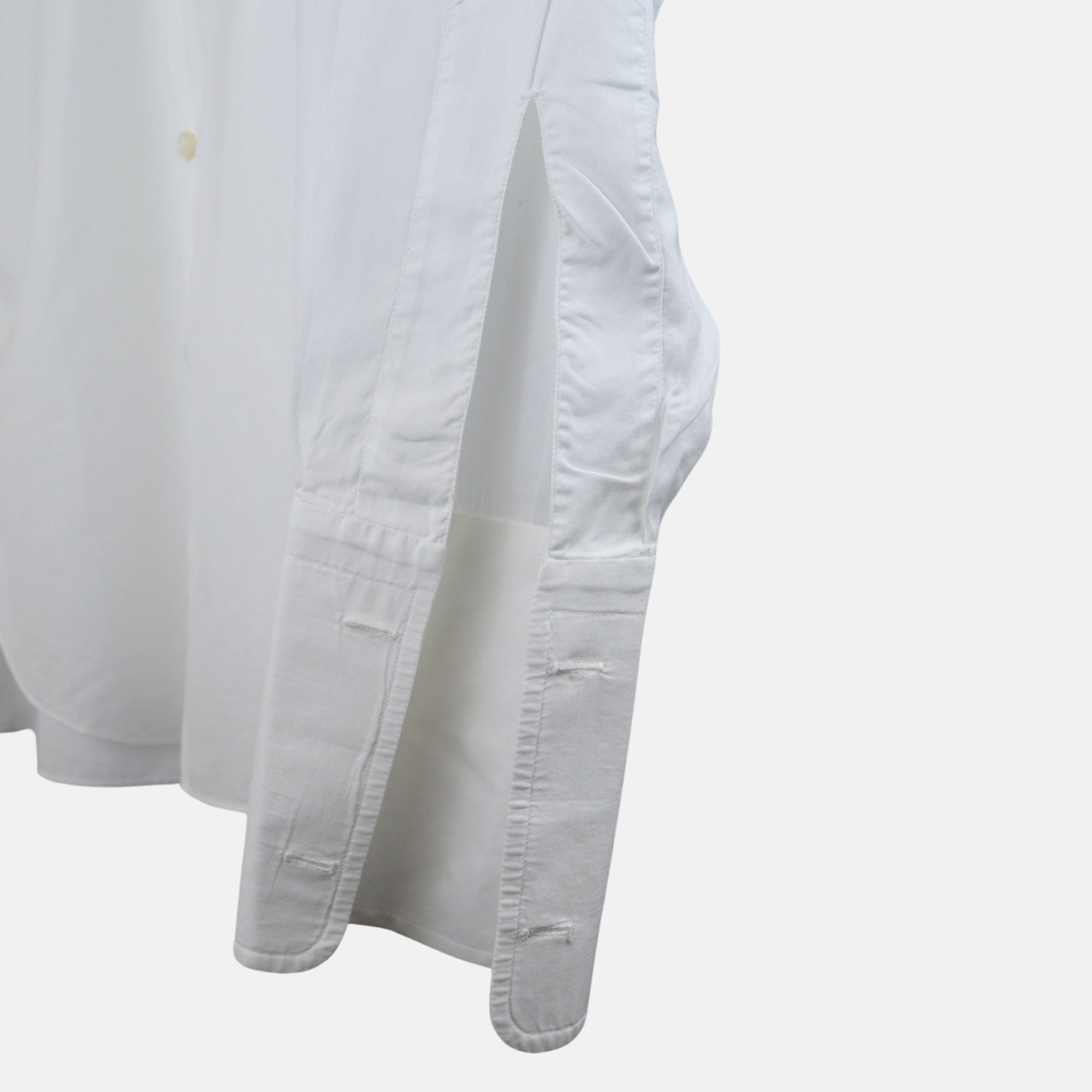 White Shirt made of Cotton (38)