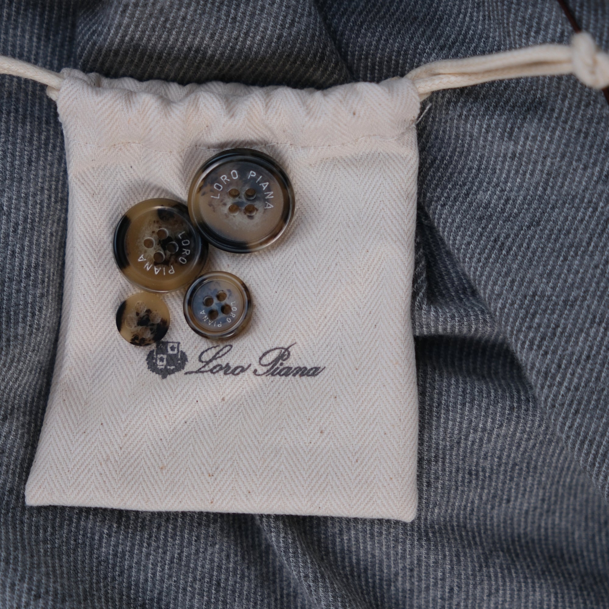 Taupe Down Jacket made of Nylon (XL)