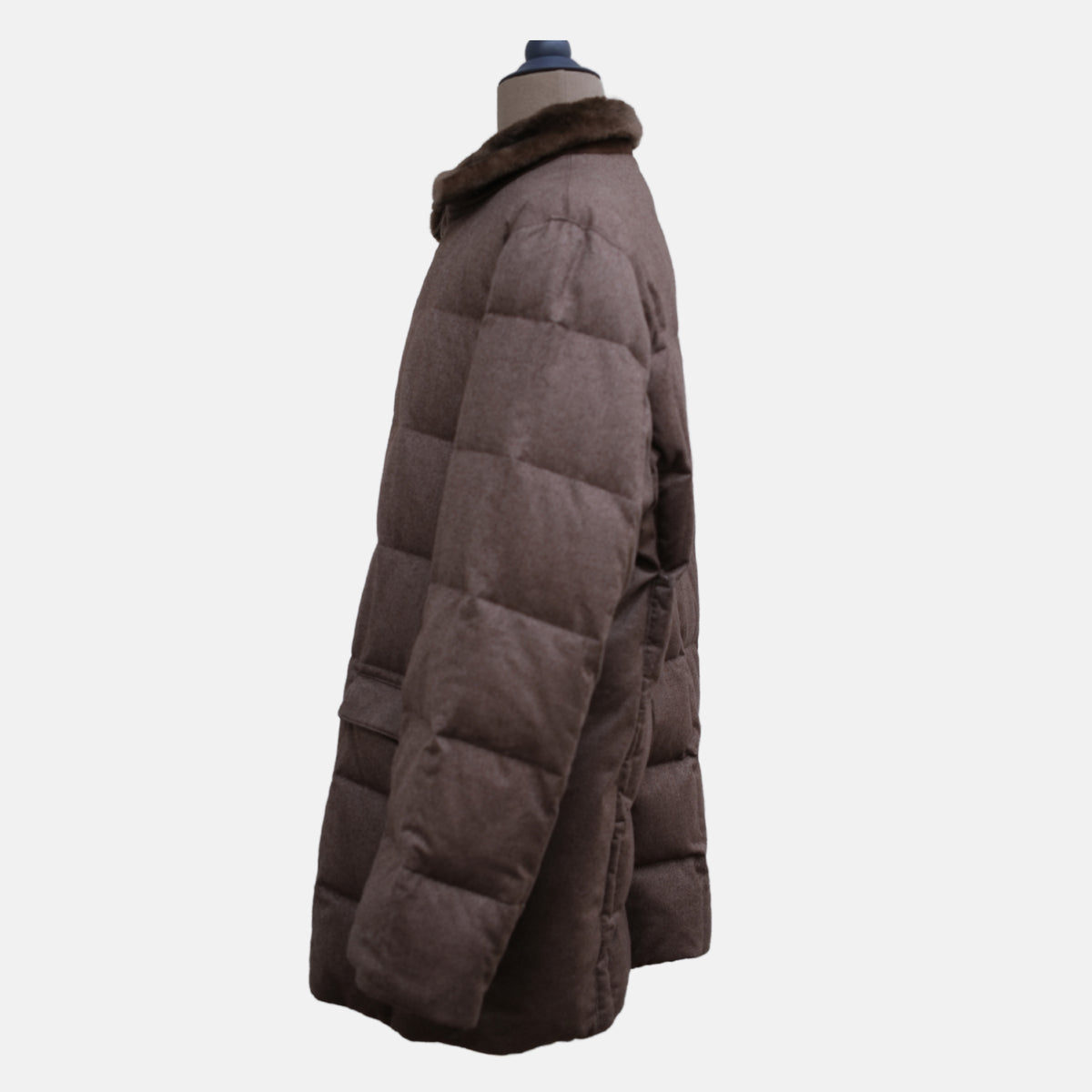 Brauner Daunenmantel aus Baby-Kaschmir mit Castarino-Kragen (XXXL)