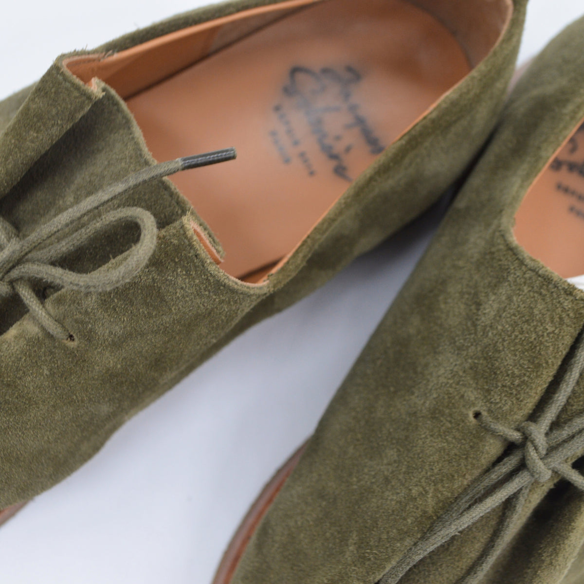 Grüne Schuhe aus Wildleder (EU 45)
