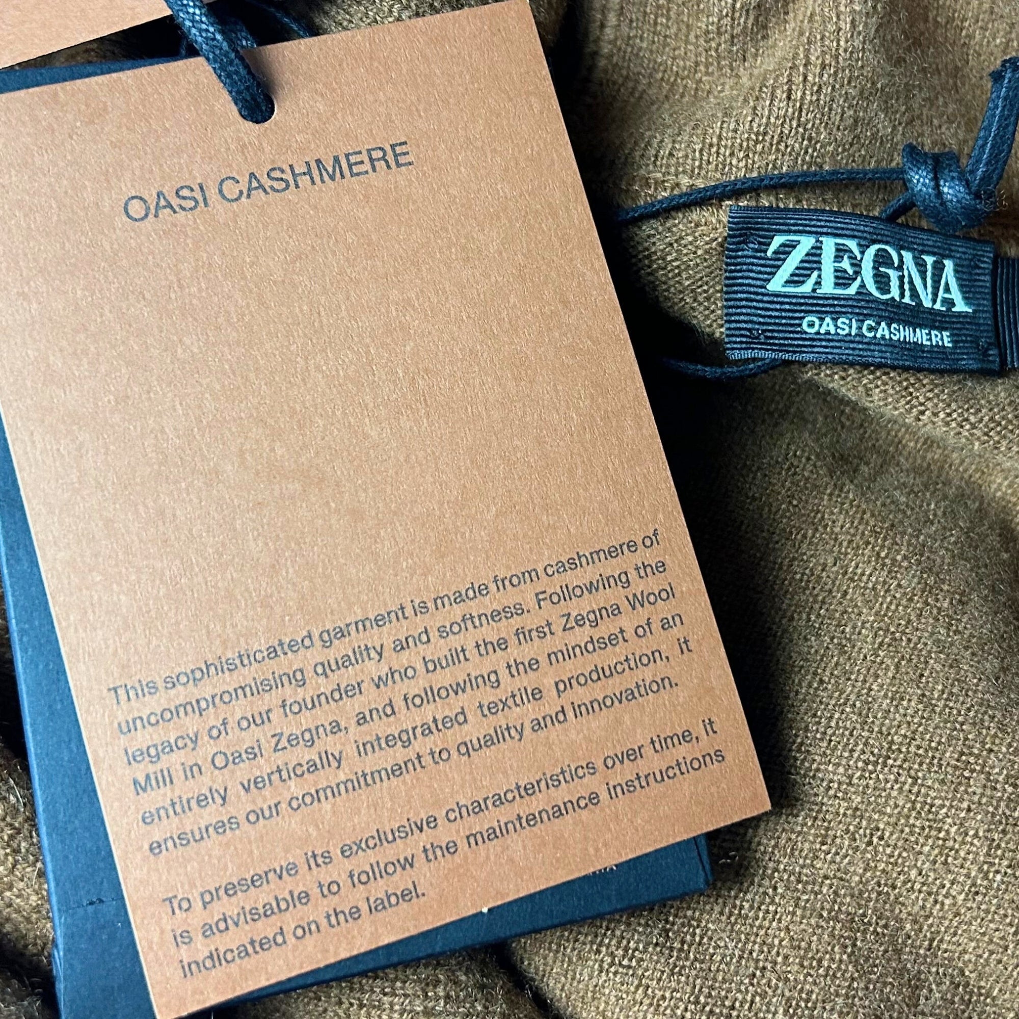 Dark Foliage Hoodie made of Cashmere (EU 50)