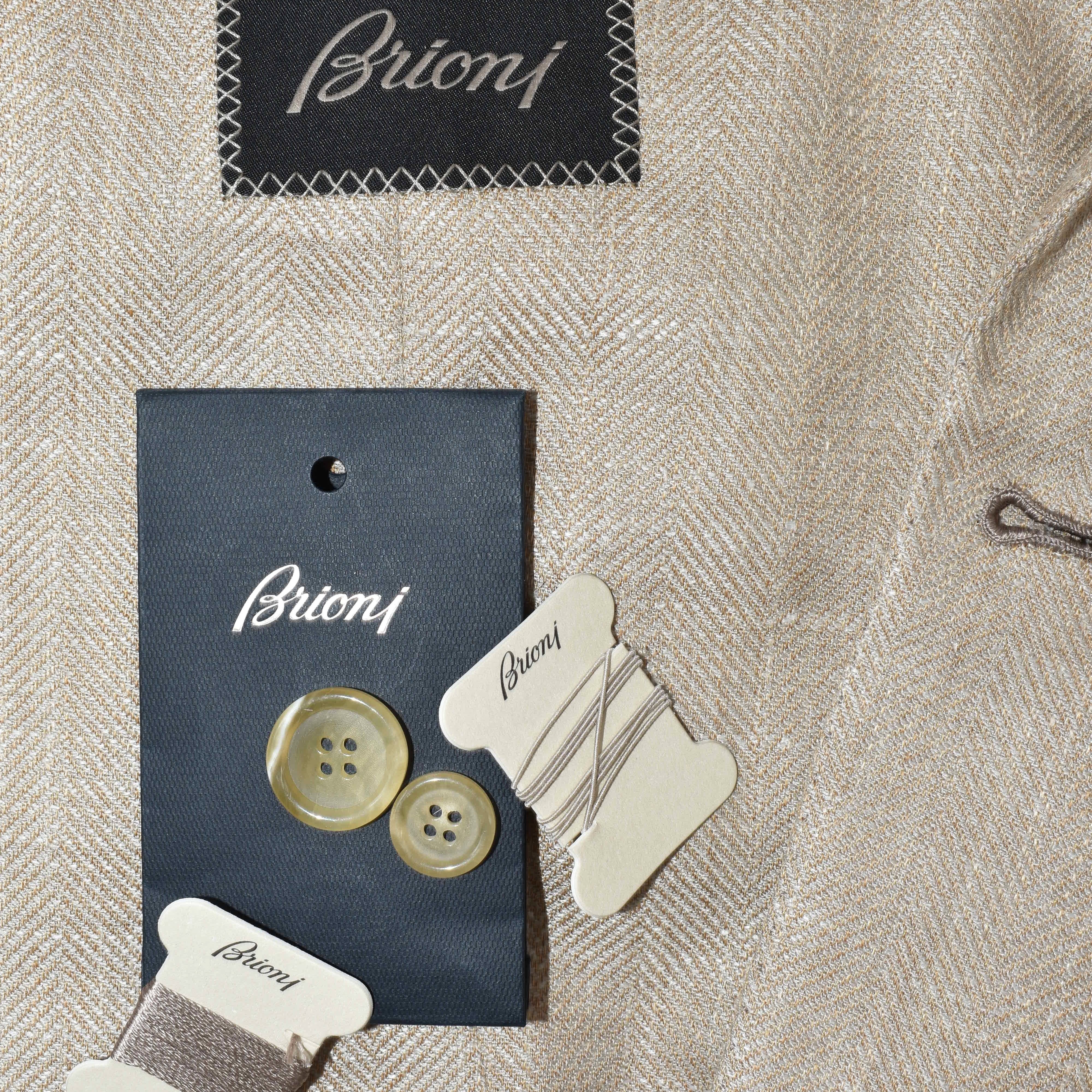 Beige Herringbone Blazer made of Wool/Silk/Linen (EU 48, EU 52)