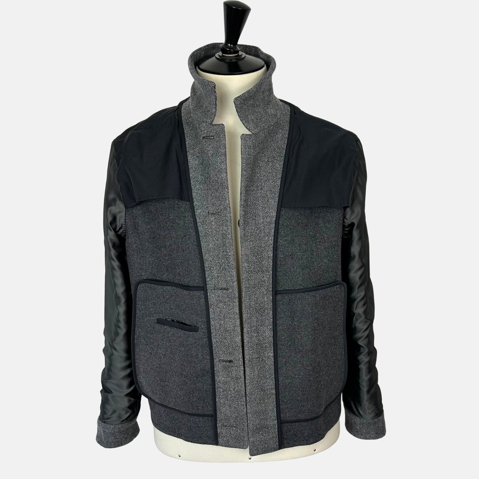 Grey Herringbone Jacket made of Wool/Leather Details (EU 48)