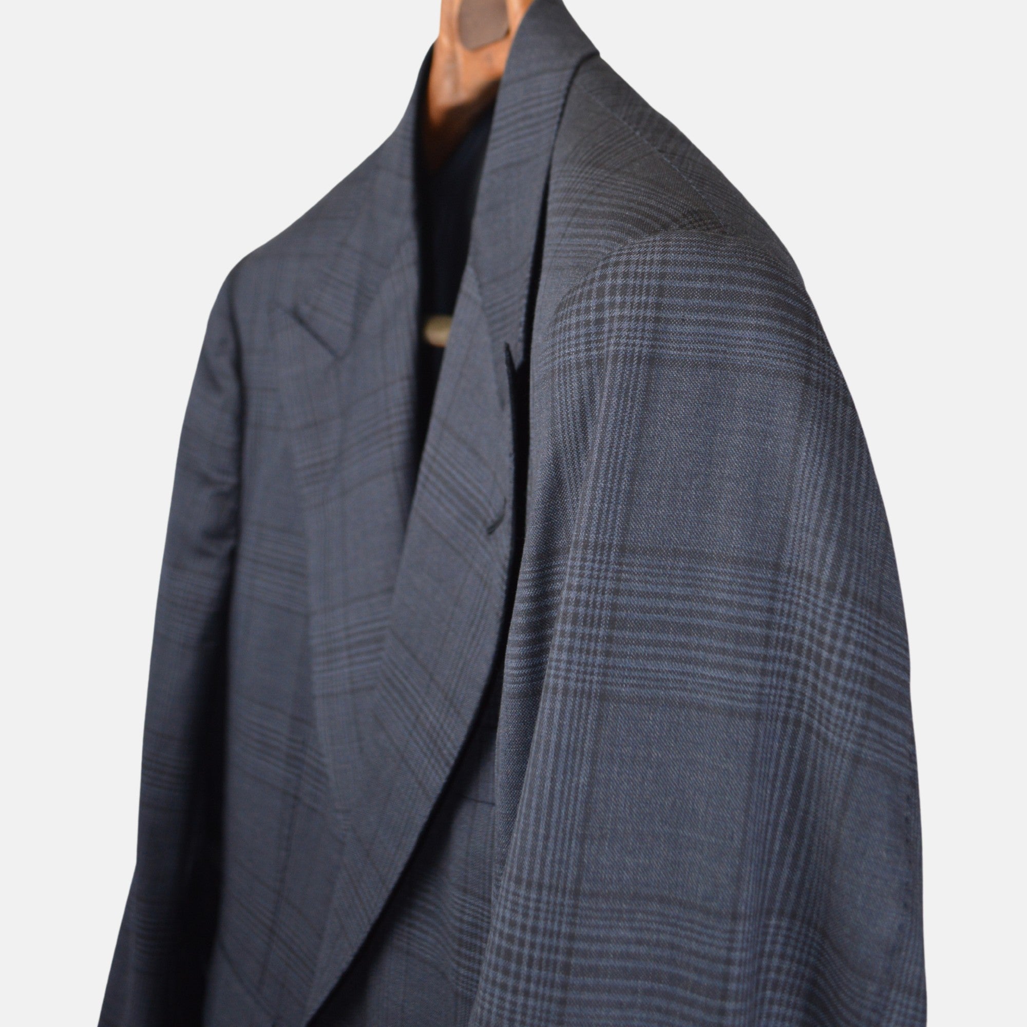 Grey/Black Checked Suit made of Silk/Rayon (EU 52)