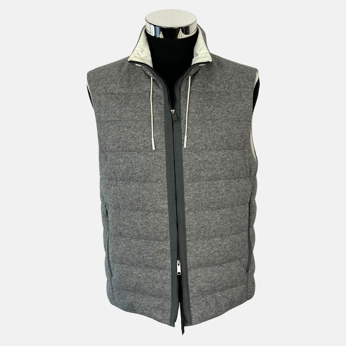 Grey Down Vest made of Cashmere/Leather Details (EU 48)