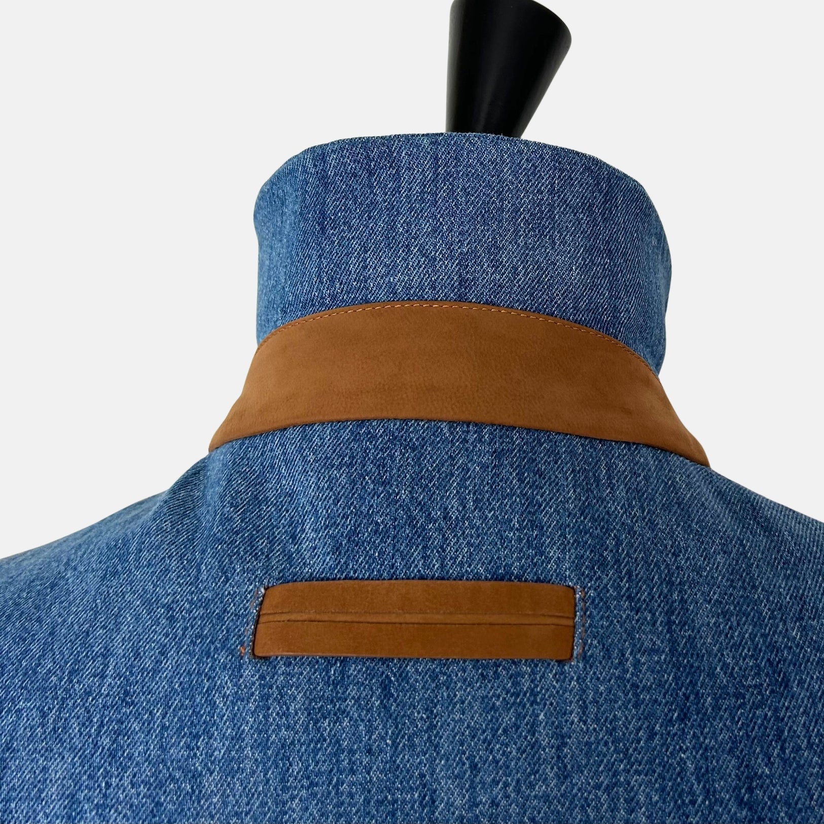 Blue Denim Jacket made of Cotton /Leather Details (EU 48)