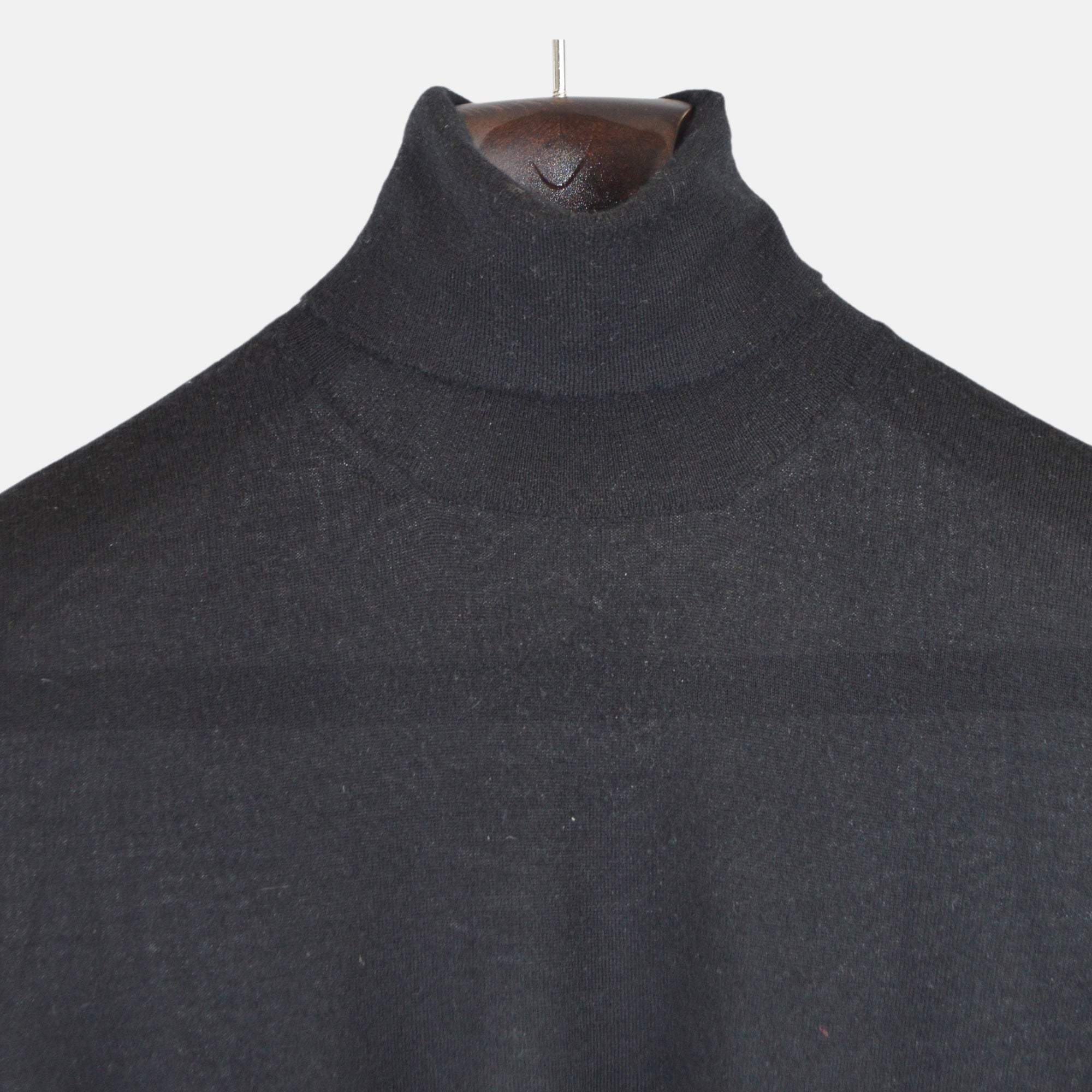 Black Turtleneck Pullover made of Cashmere (EU 46)