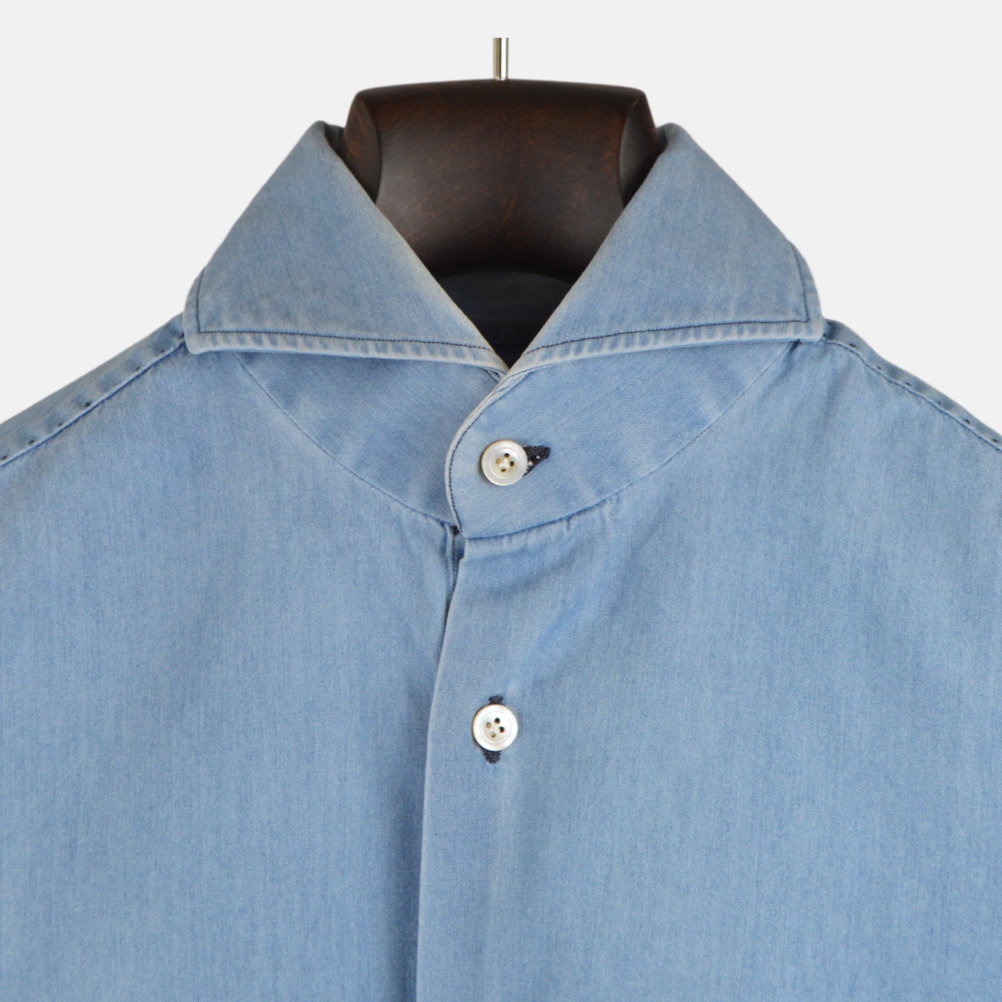 Blue Denim Shirt made of Cotton (38)