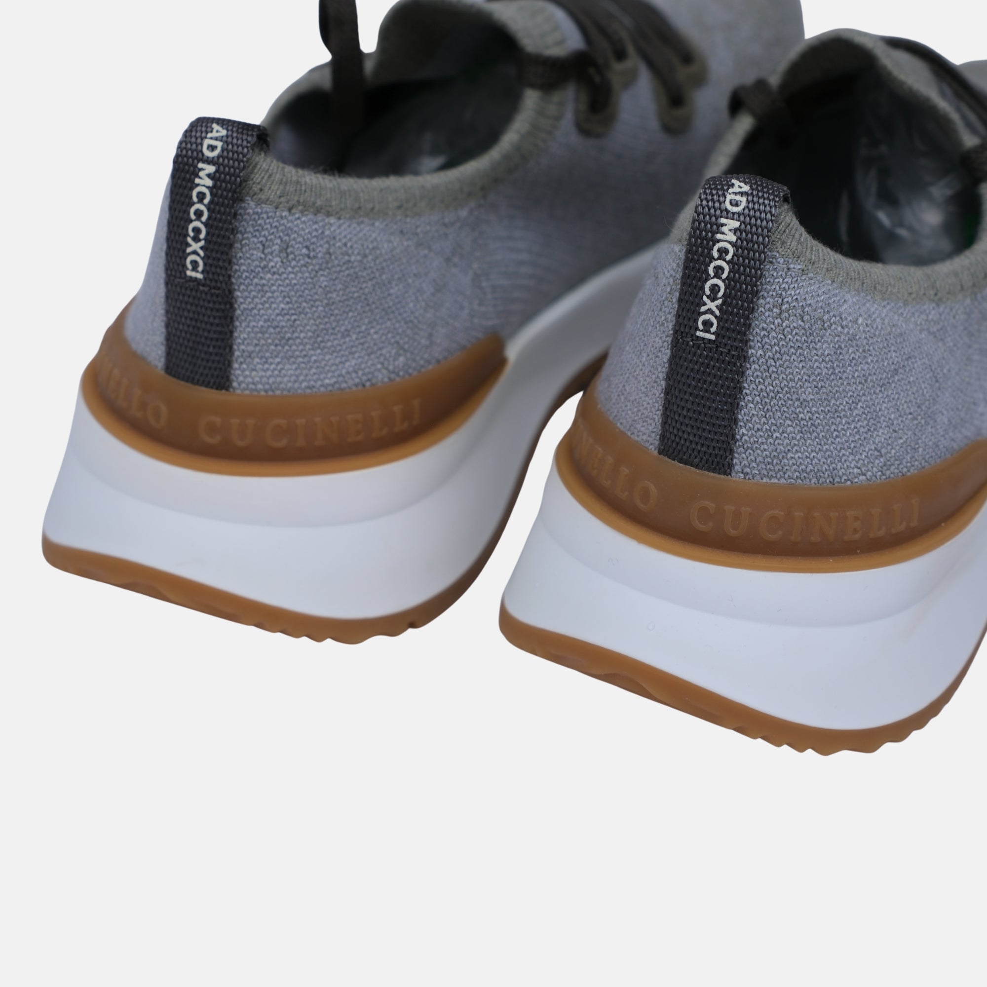 Graue Sneakers aus Wildleder/Leder (EU 45)
