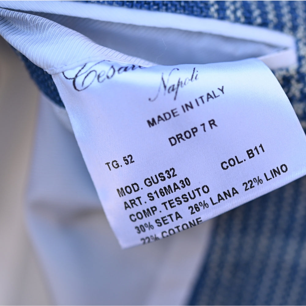 Blue/White Checked Blazer made of Silk/Wool/Linen/Cotton (EU 52)