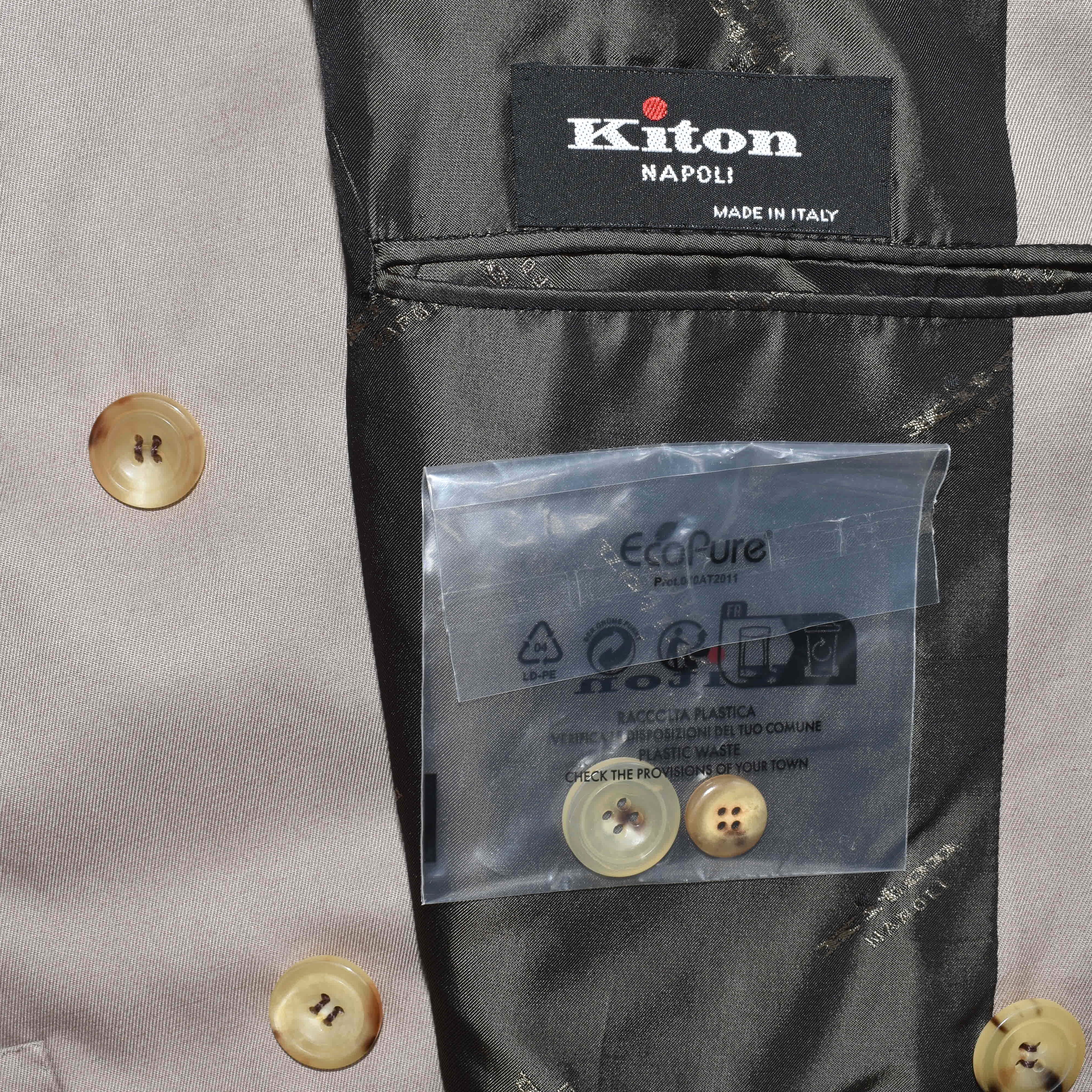 Beige Double Breasted Suit made of Cotton (EU 46, EU 48, EU 50, EU 52)