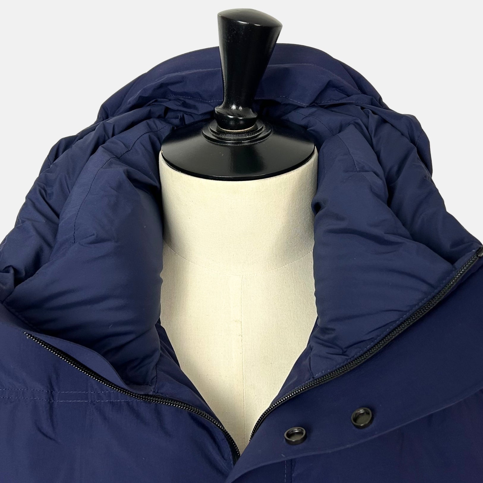 Navy Hooded Down Jacket made of Polyamide/Goose Down/Feathers (EU 48)