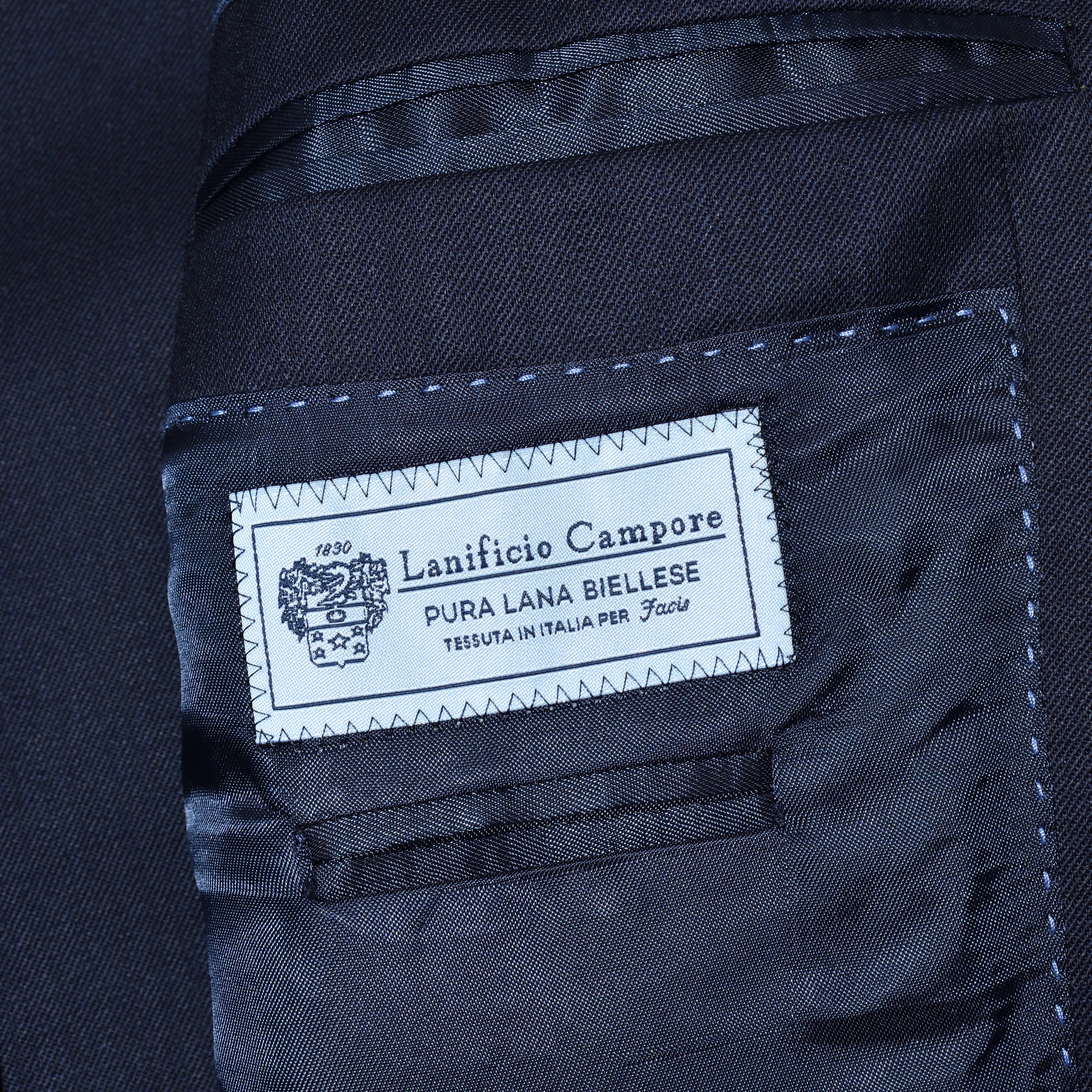 Navy Suit made of Virgin Wool (EU 52)