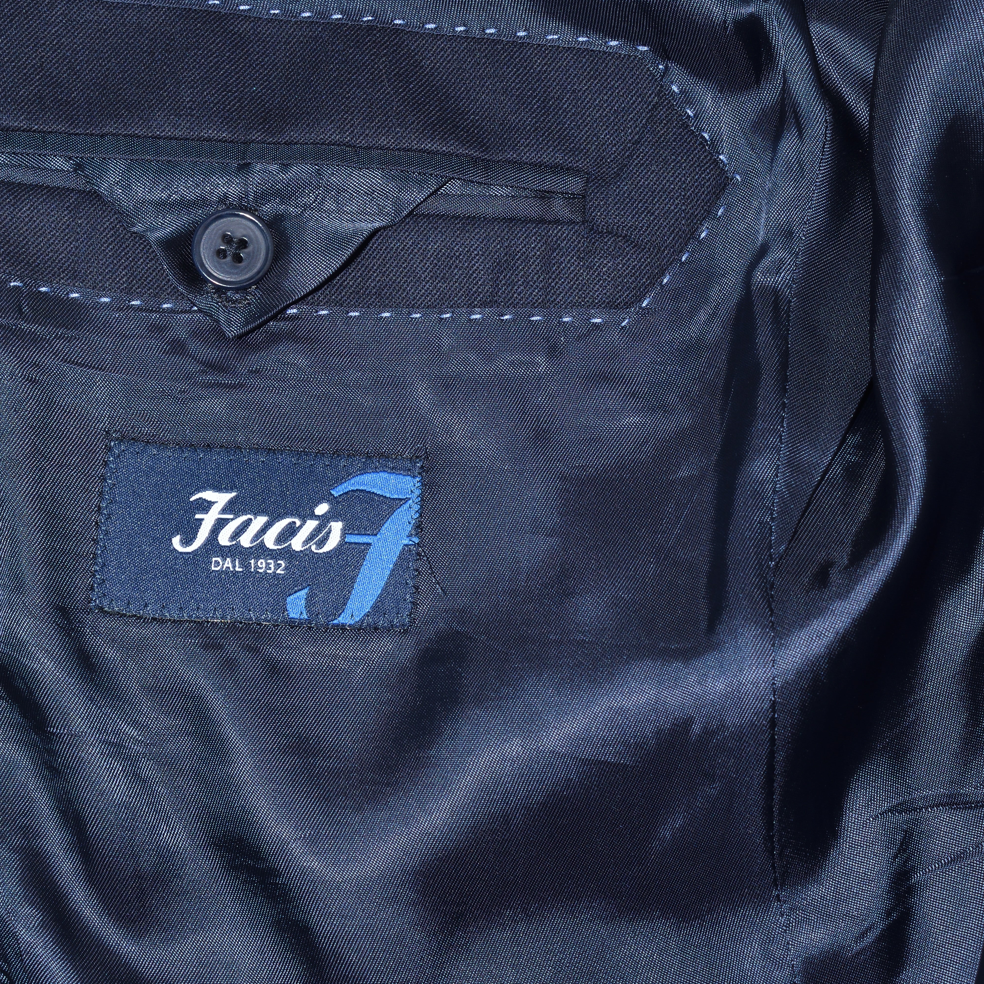 Navy Suit made of Virgin Wool (EU 52)