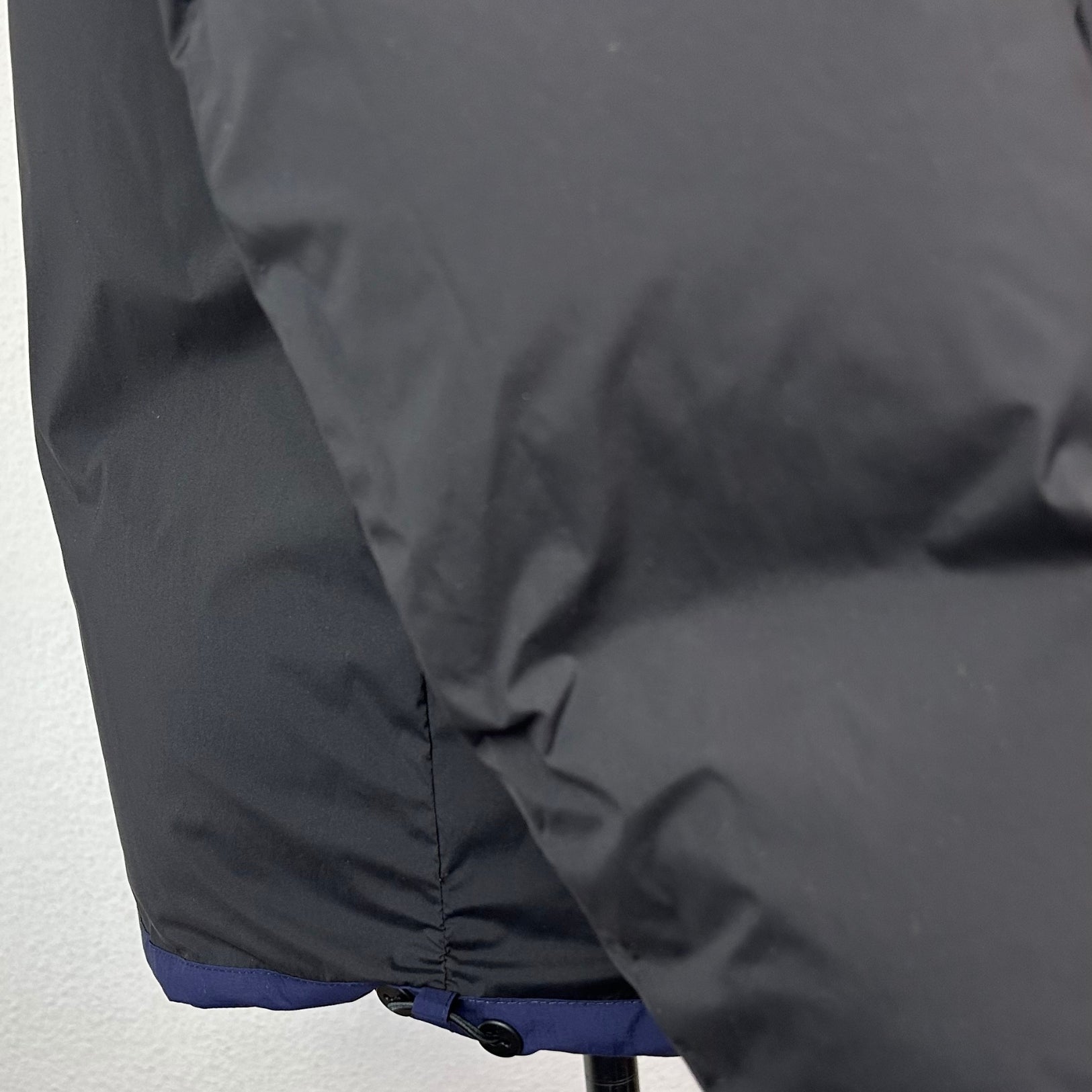 Navy Hooded Down Jacket made of Polyamide/Goose Down/Feathers (EU 48)