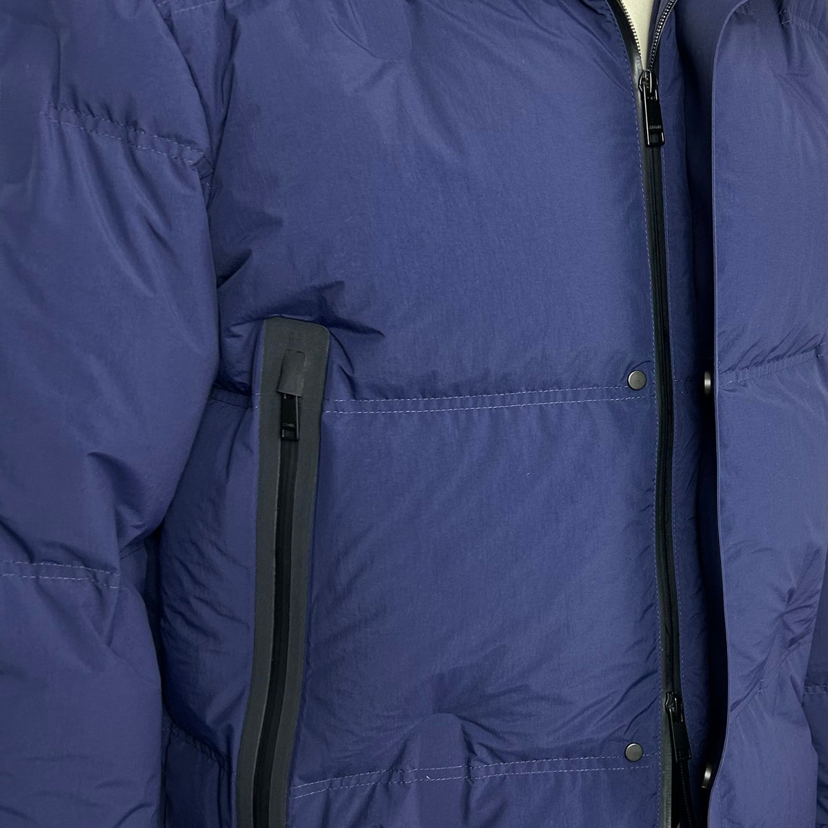 Navy Hooded Down Jacket made of Polyamide/Goose Down/Feathers (EU 48)