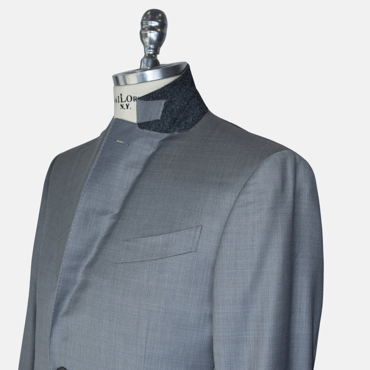 Light Gray Suit made of Wool (EU 48)