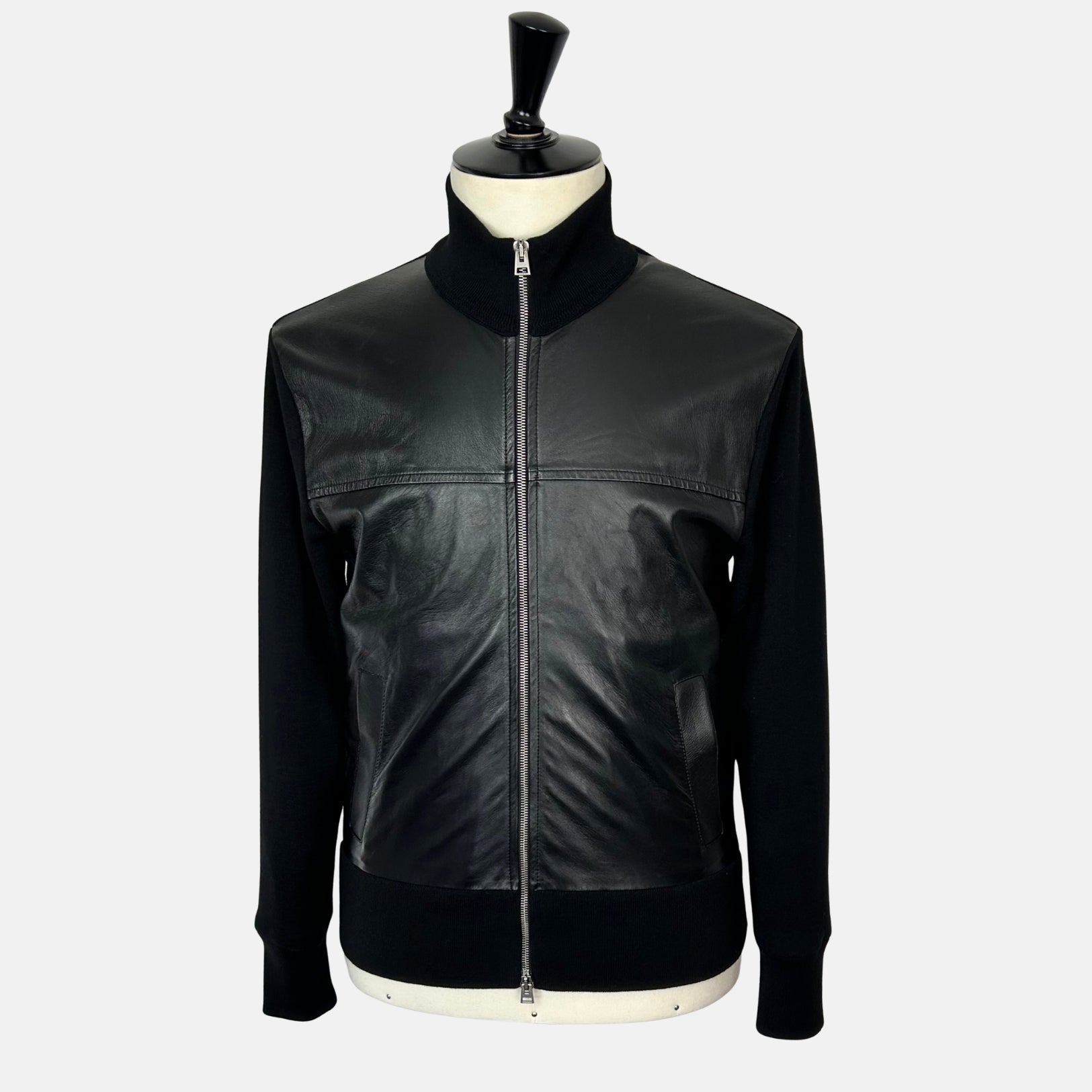 Black Bomber Jacket made of Leather (EU 50)