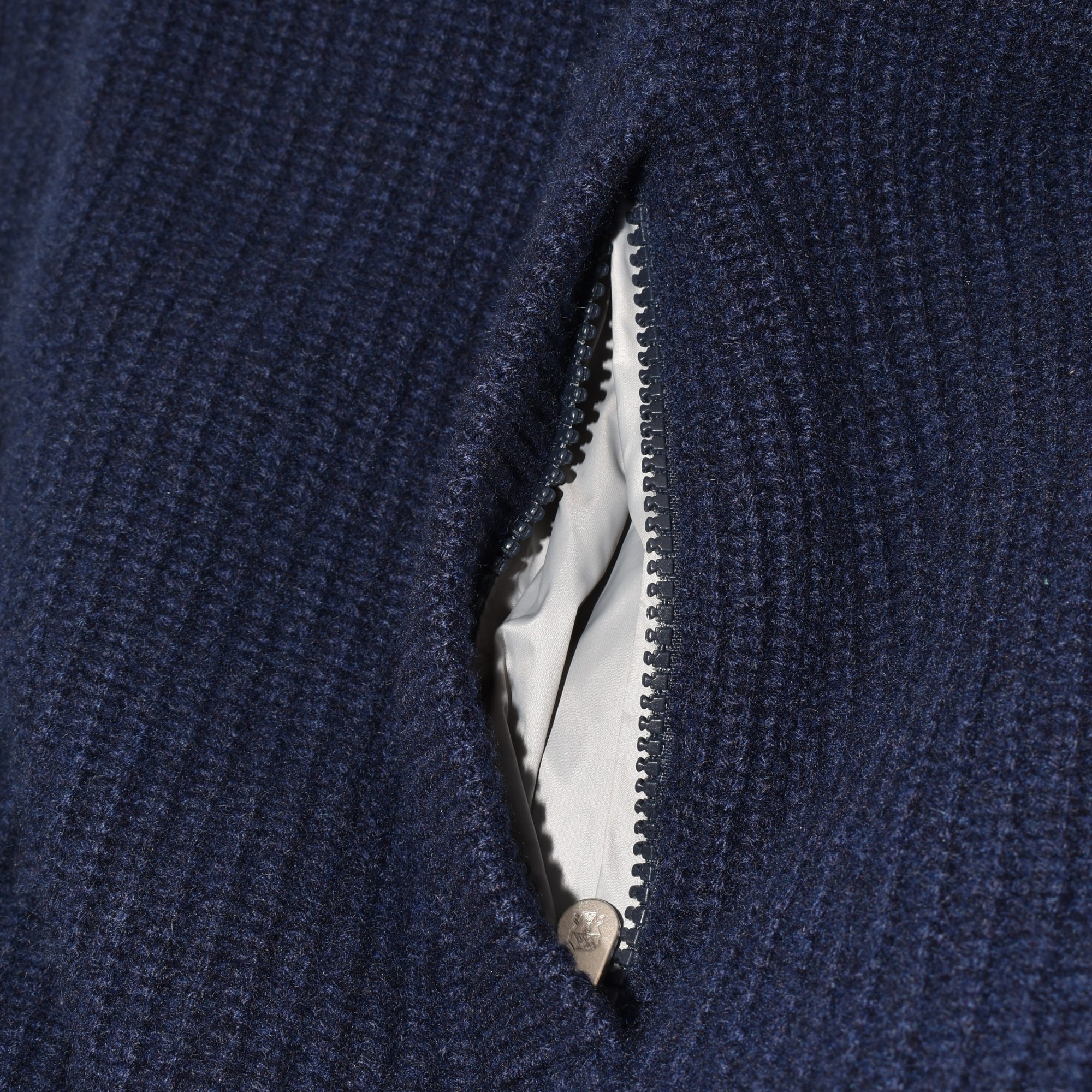 Marineblaue Jacke aus Kaschmir (EU 54)